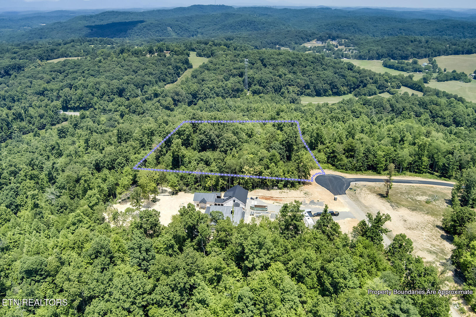 675 Travellers Way Lenoir City TN 37771