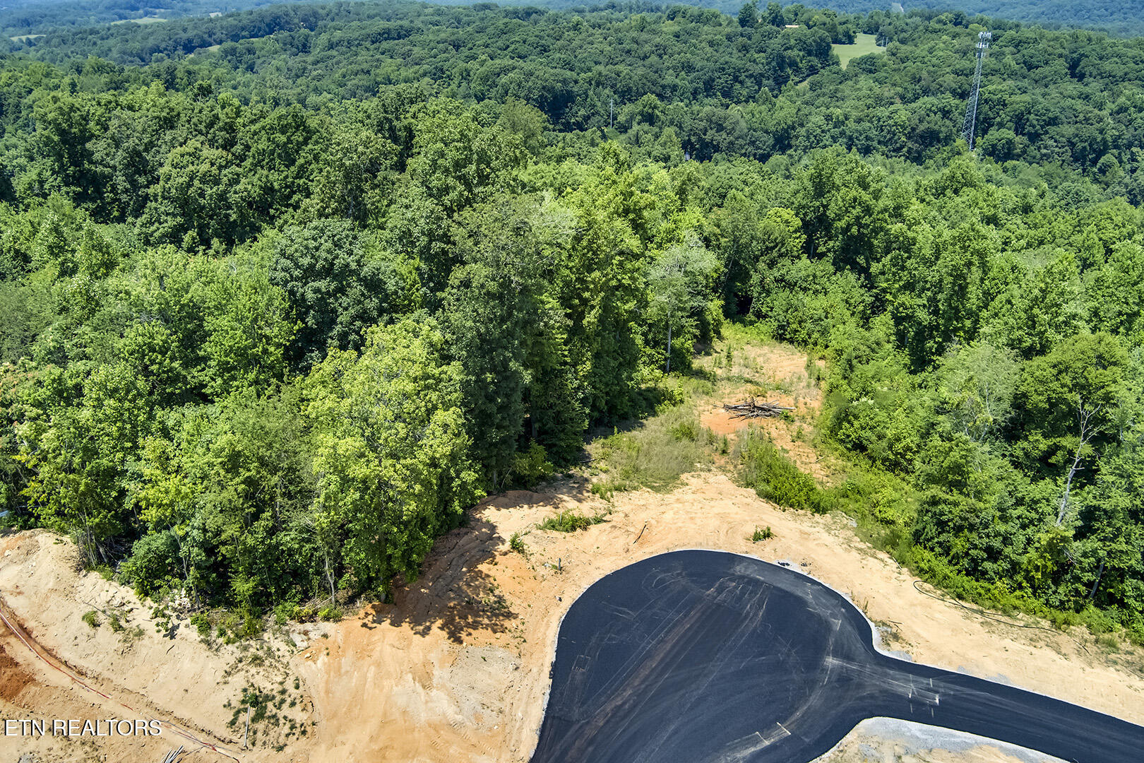 675 Travellers Way Lenoir City TN 37771