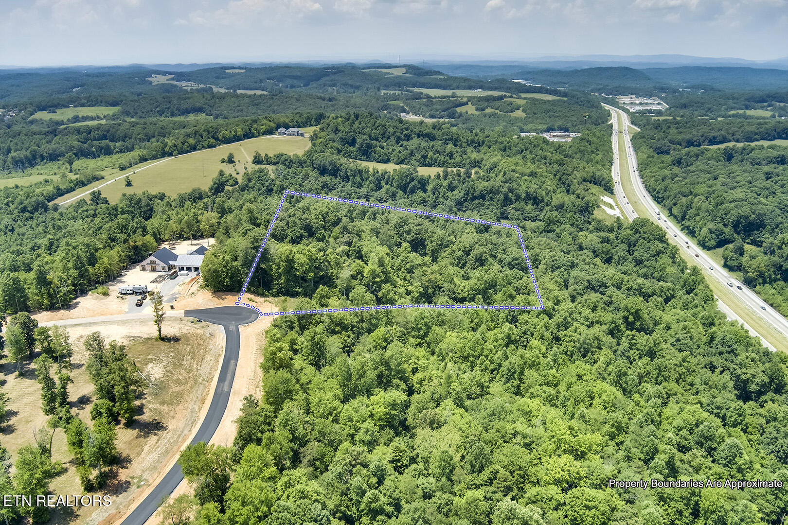 675 Travellers Way Lenoir City TN 37771