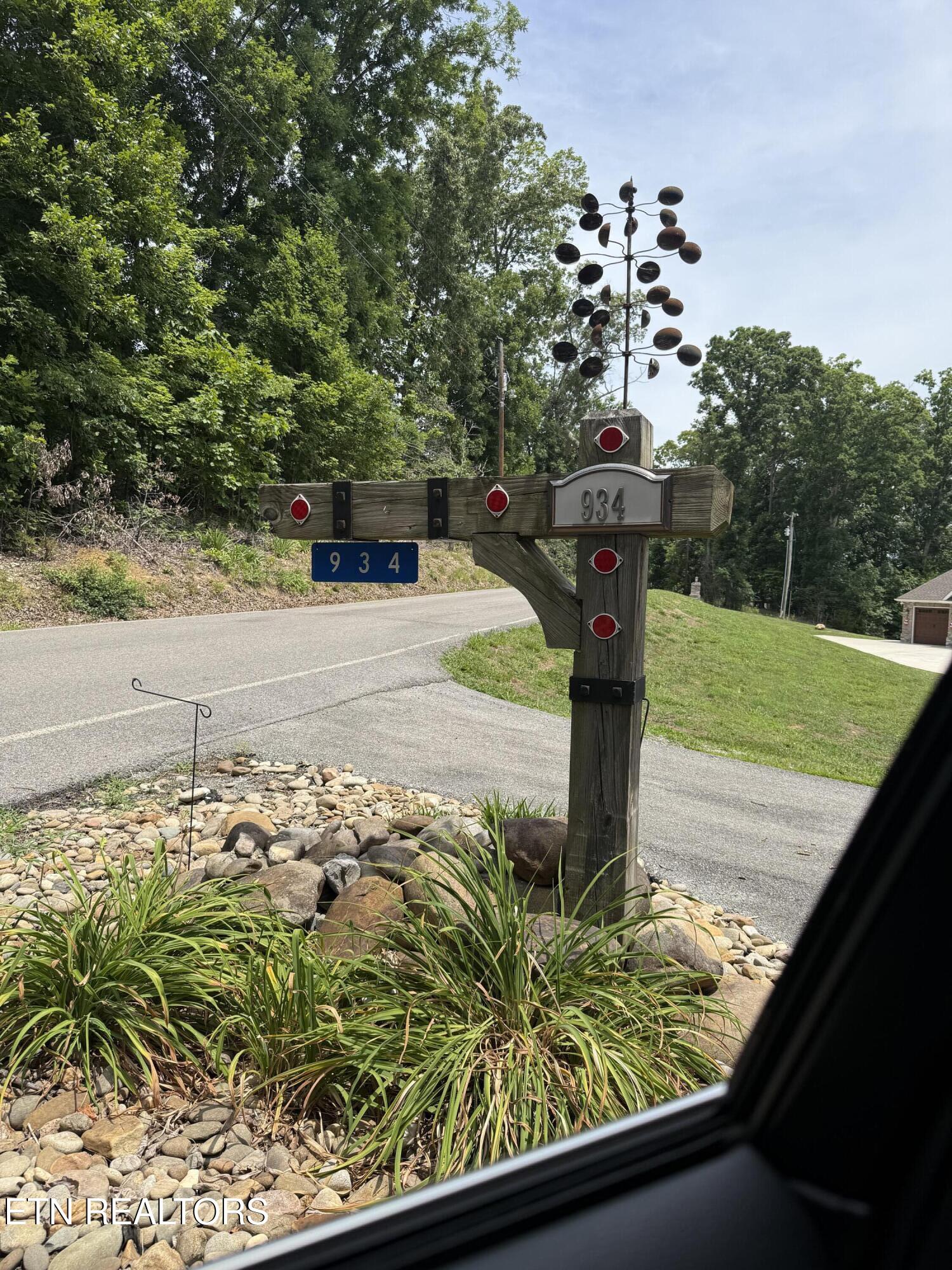 Parks Ferry Road Friendsville TN 37737