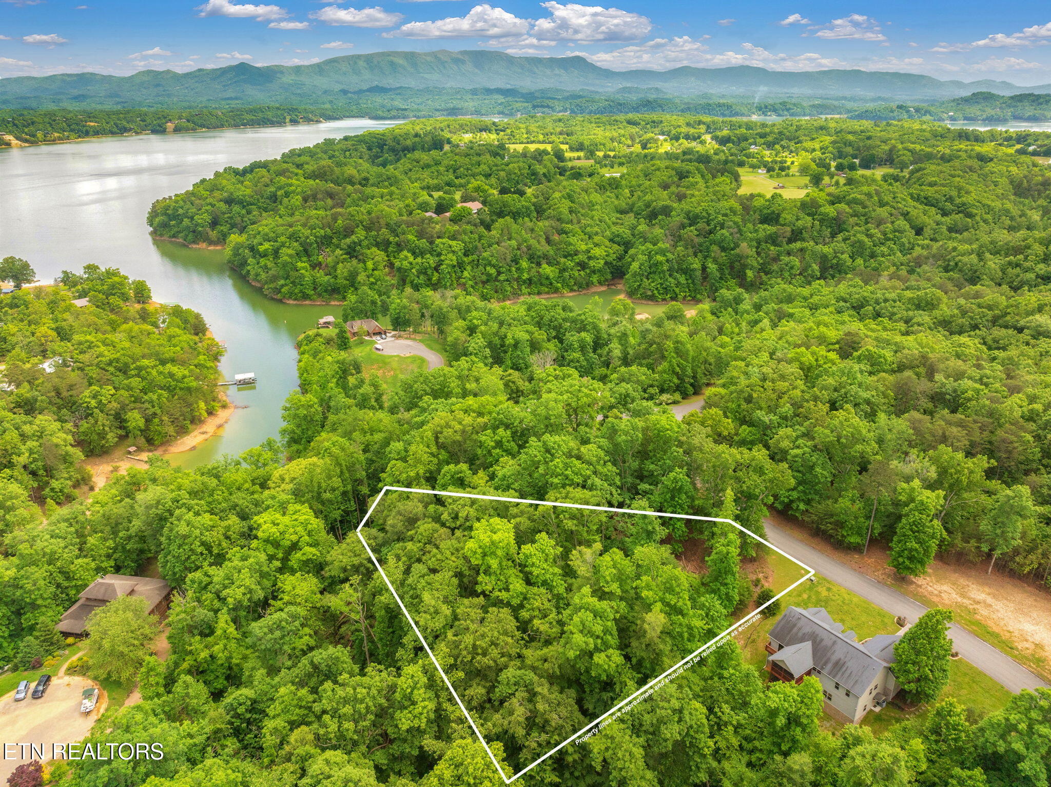 Lot 15 Waterstone Drive Dandridge TN 37725