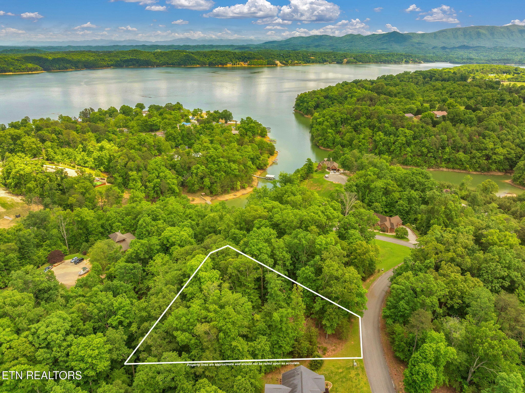 Lot 15 Waterstone Drive Dandridge TN 37725