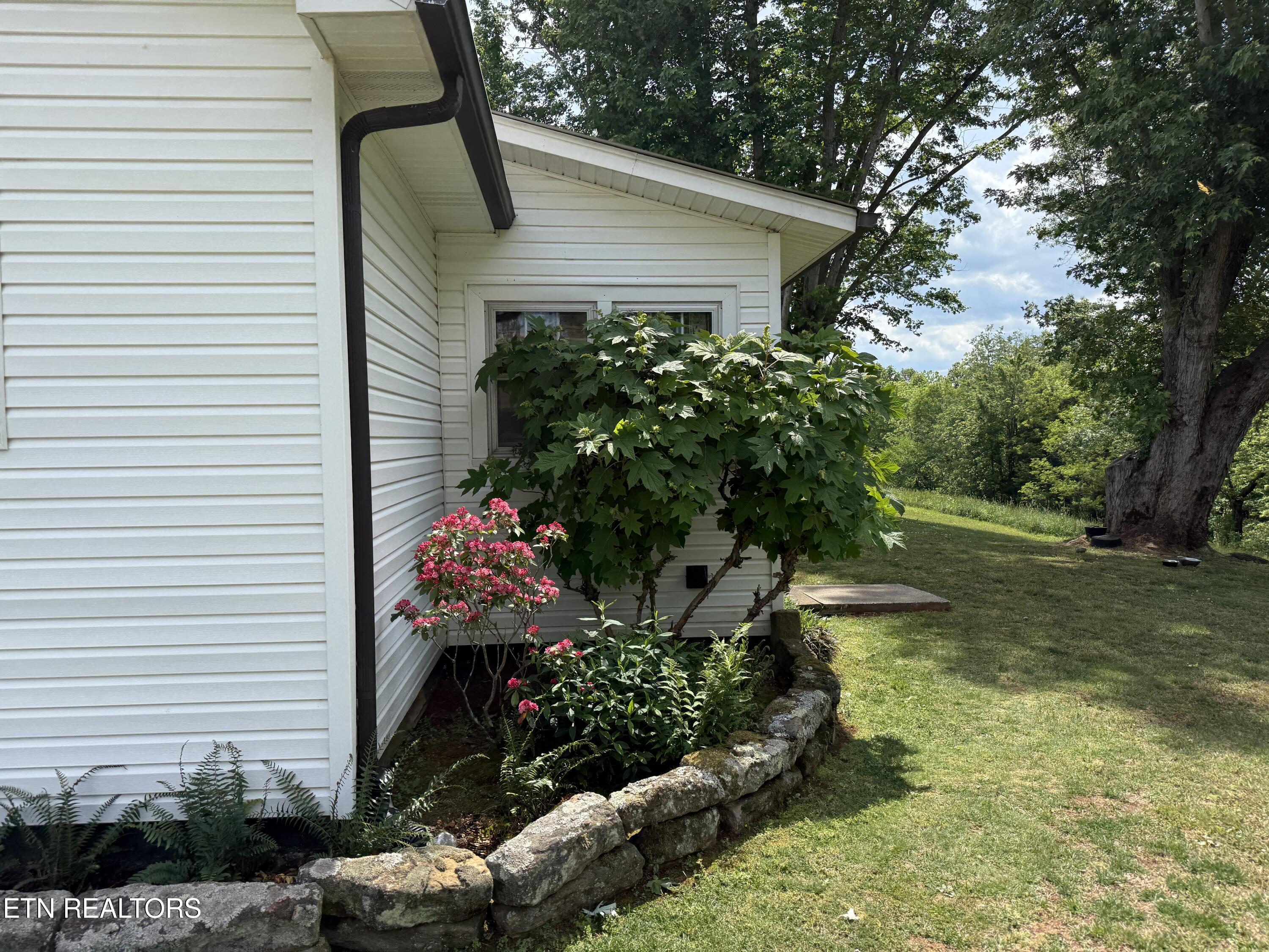 335 Nelson Cemetery Road Monroe TN 38573