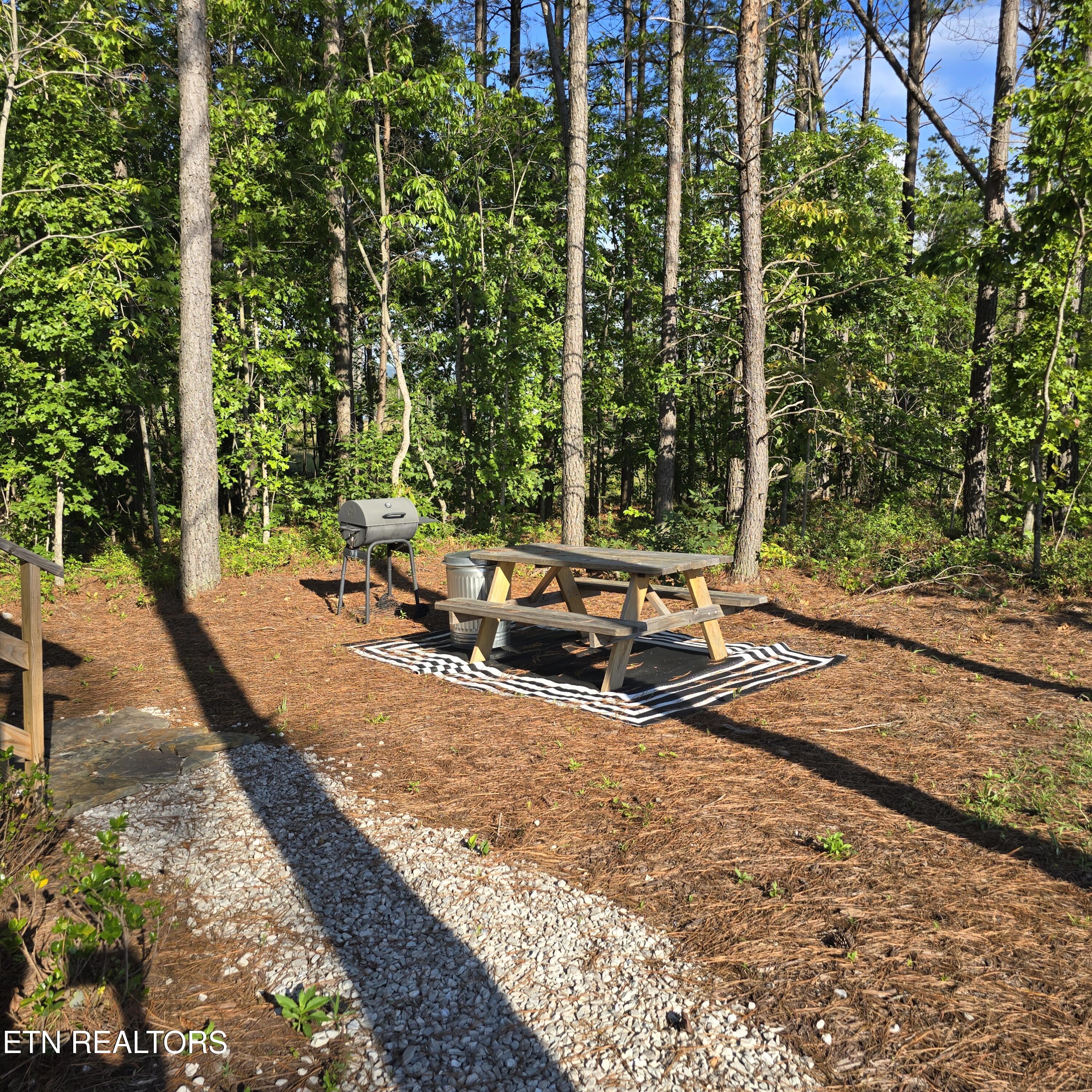 15+/- Ac Red Hill Road Sunbright TN 37872