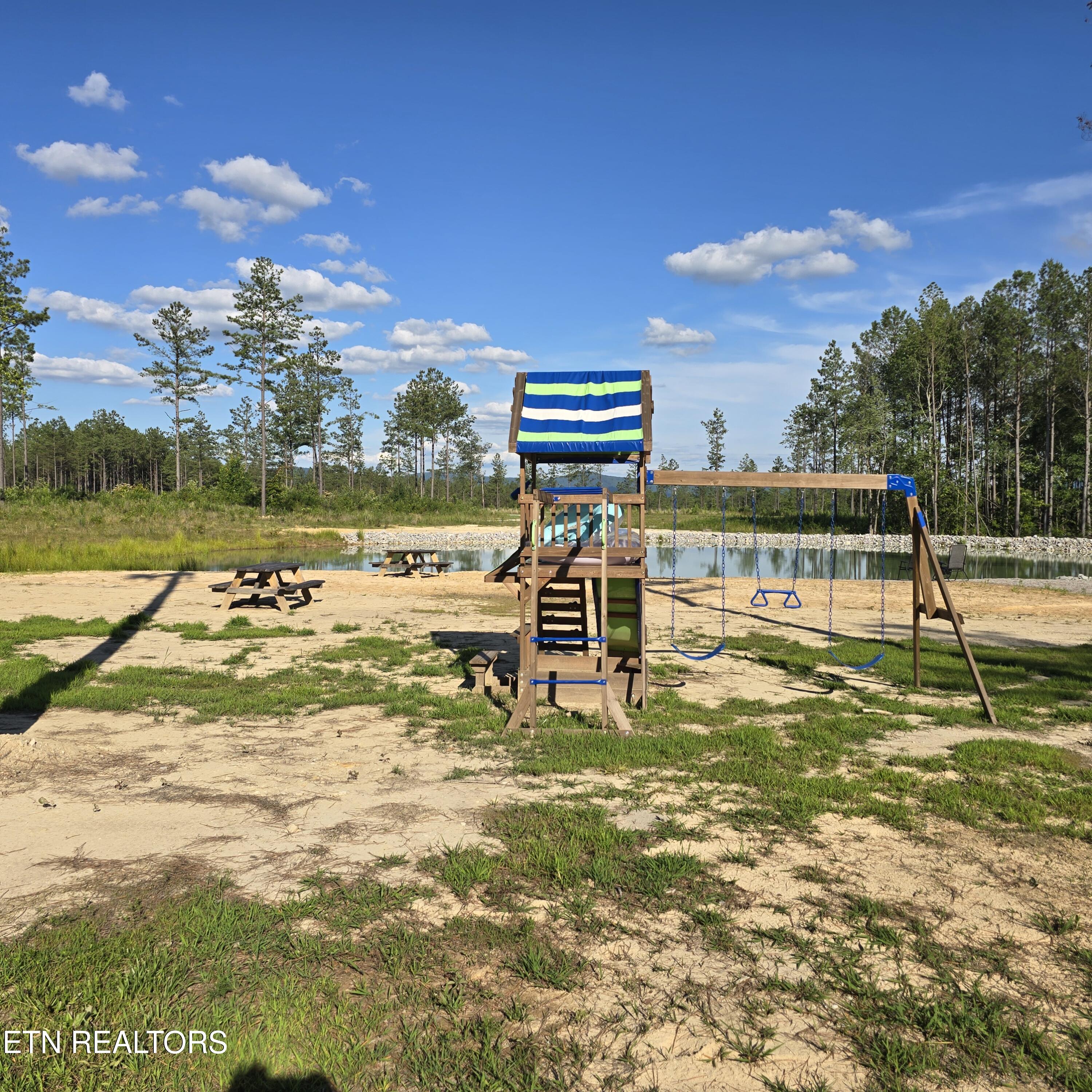 15+/- Ac Red Hill Road Sunbright TN 37872