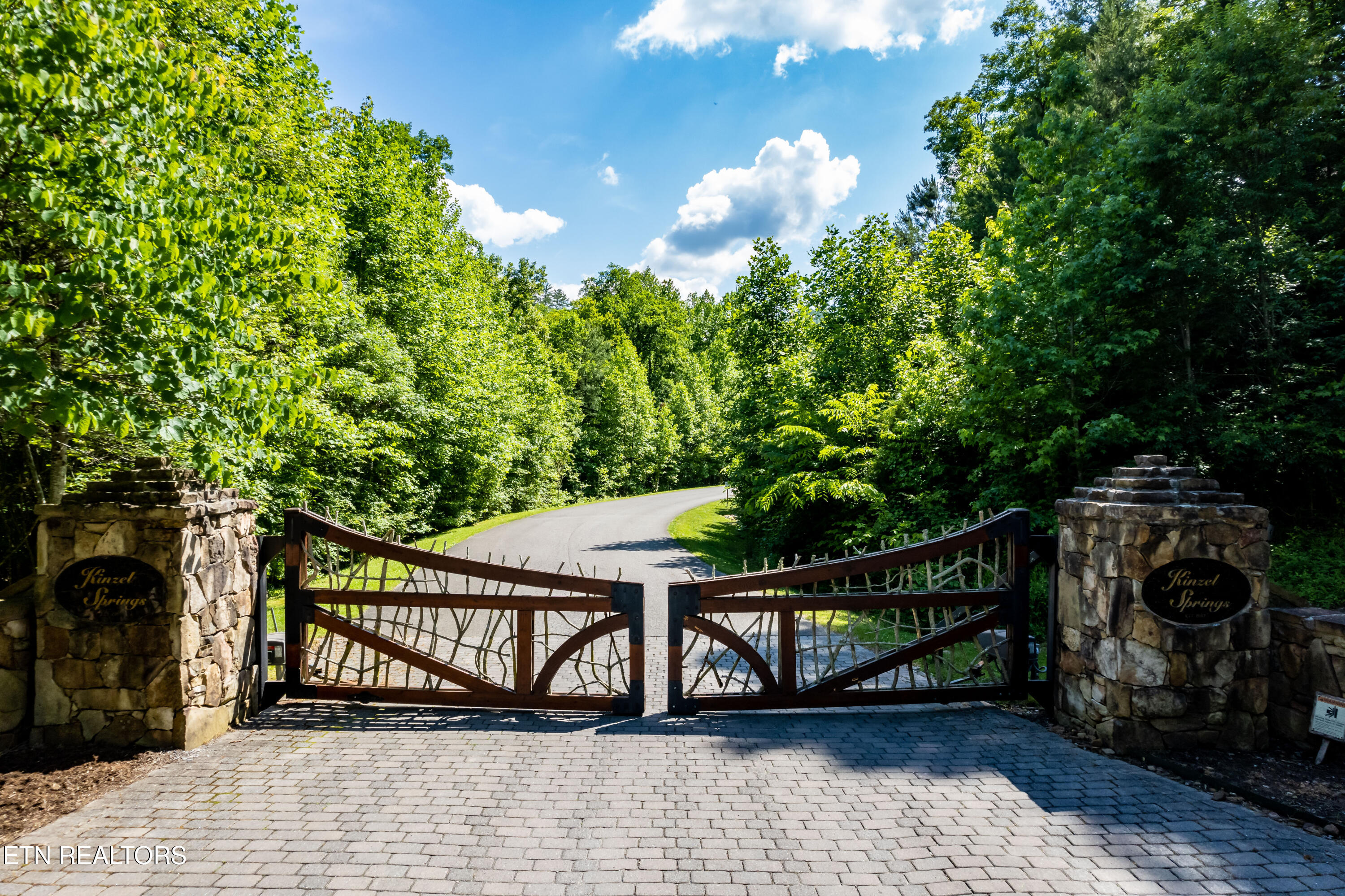483 Chetola Trail Townsend TN 37882