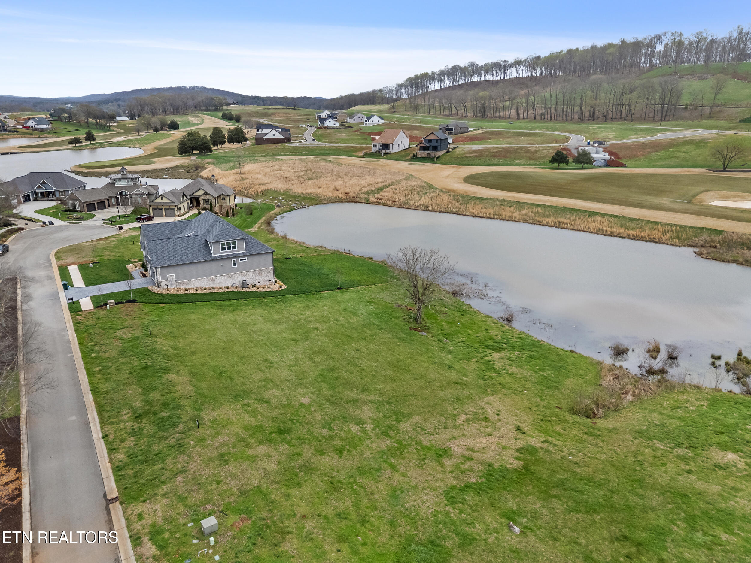 714 Old Barn Lane Loudon TN 37774