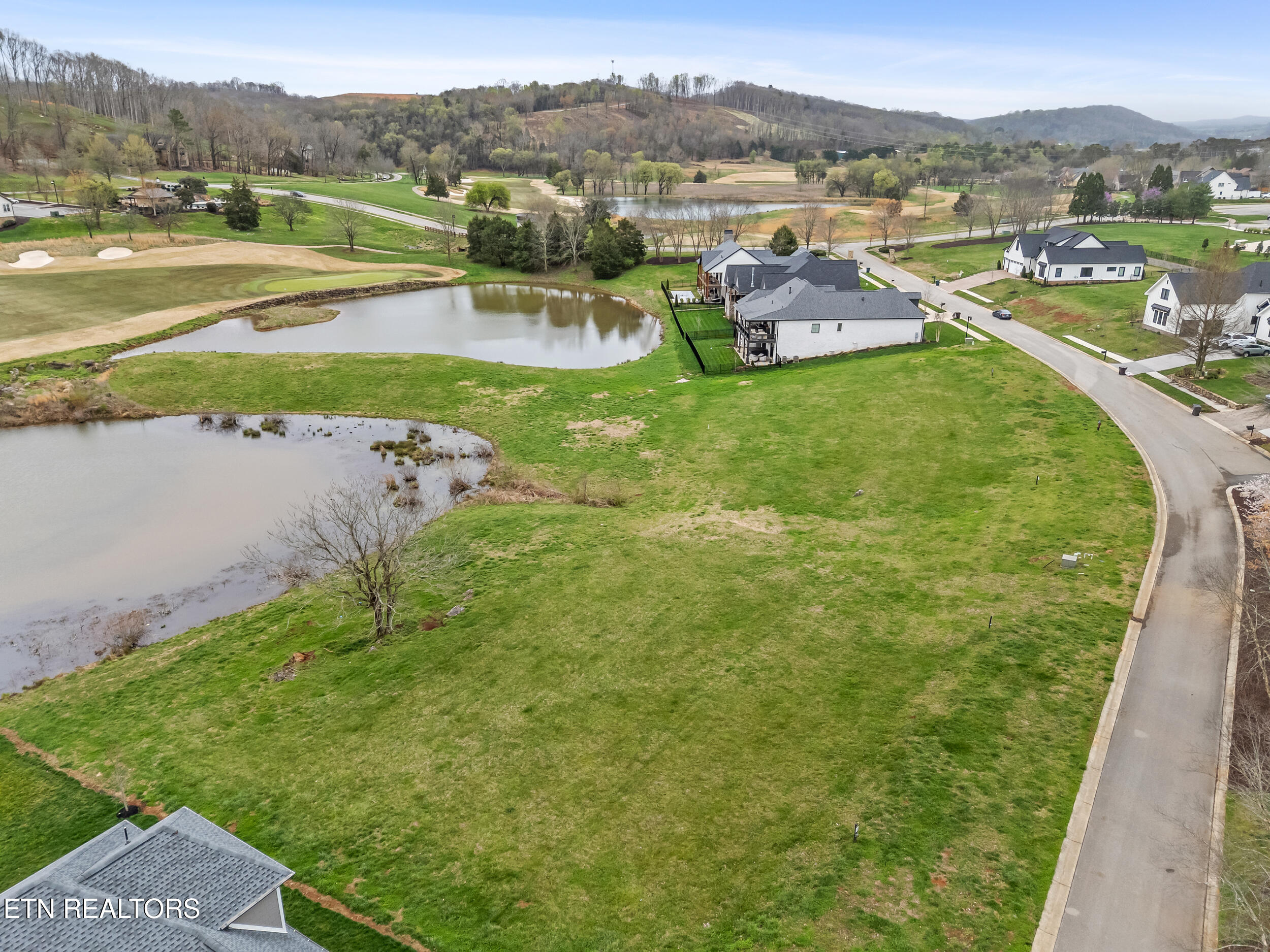 714 Old Barn Lane Loudon TN 37774