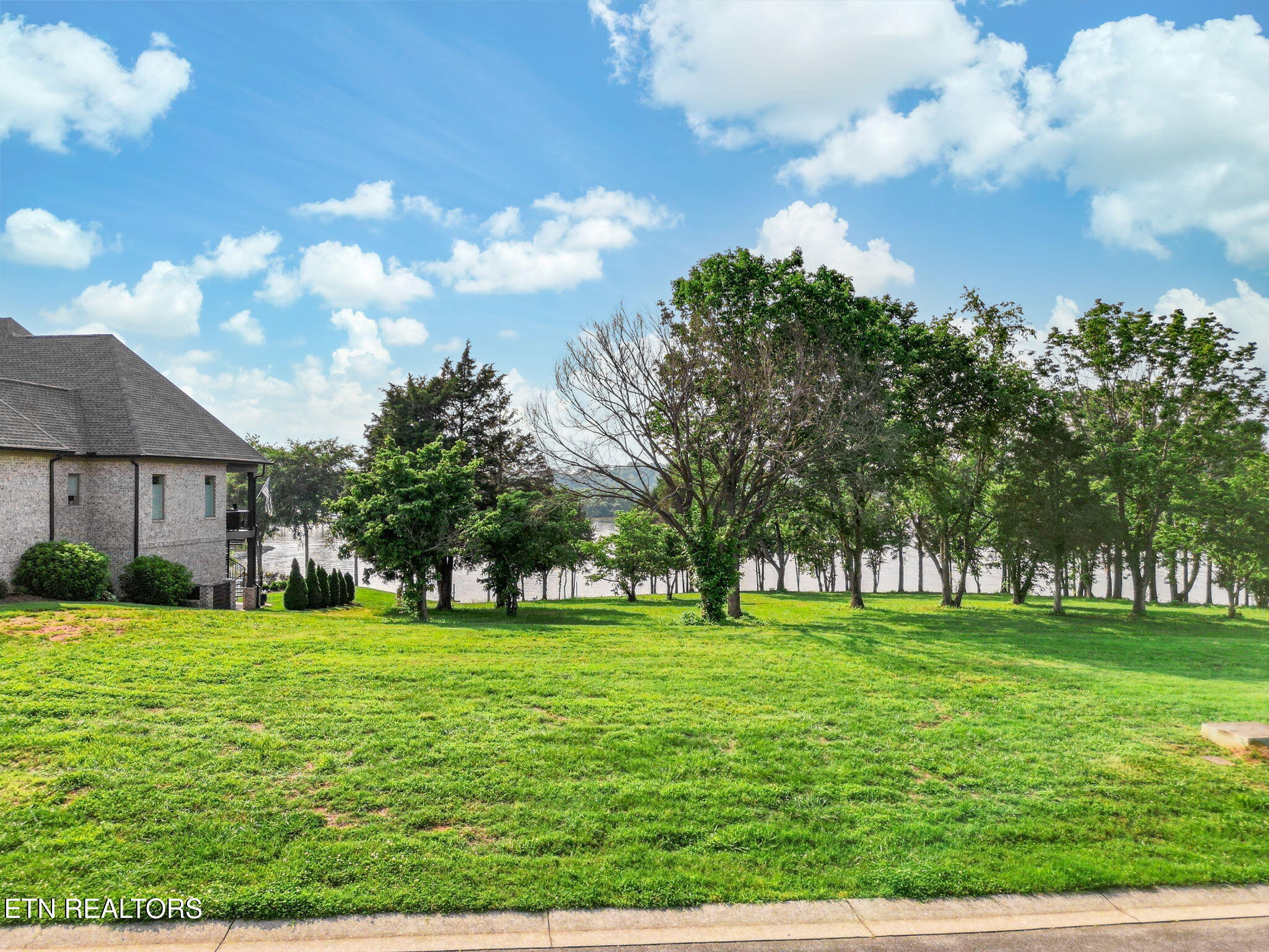 272 Edgewater Way Lenoir City TN 37772