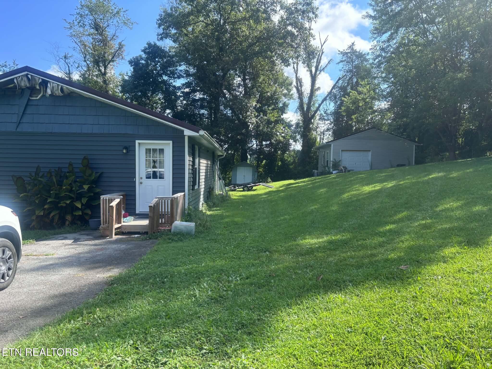 501 Back Valley Road Speedwell TN 37870