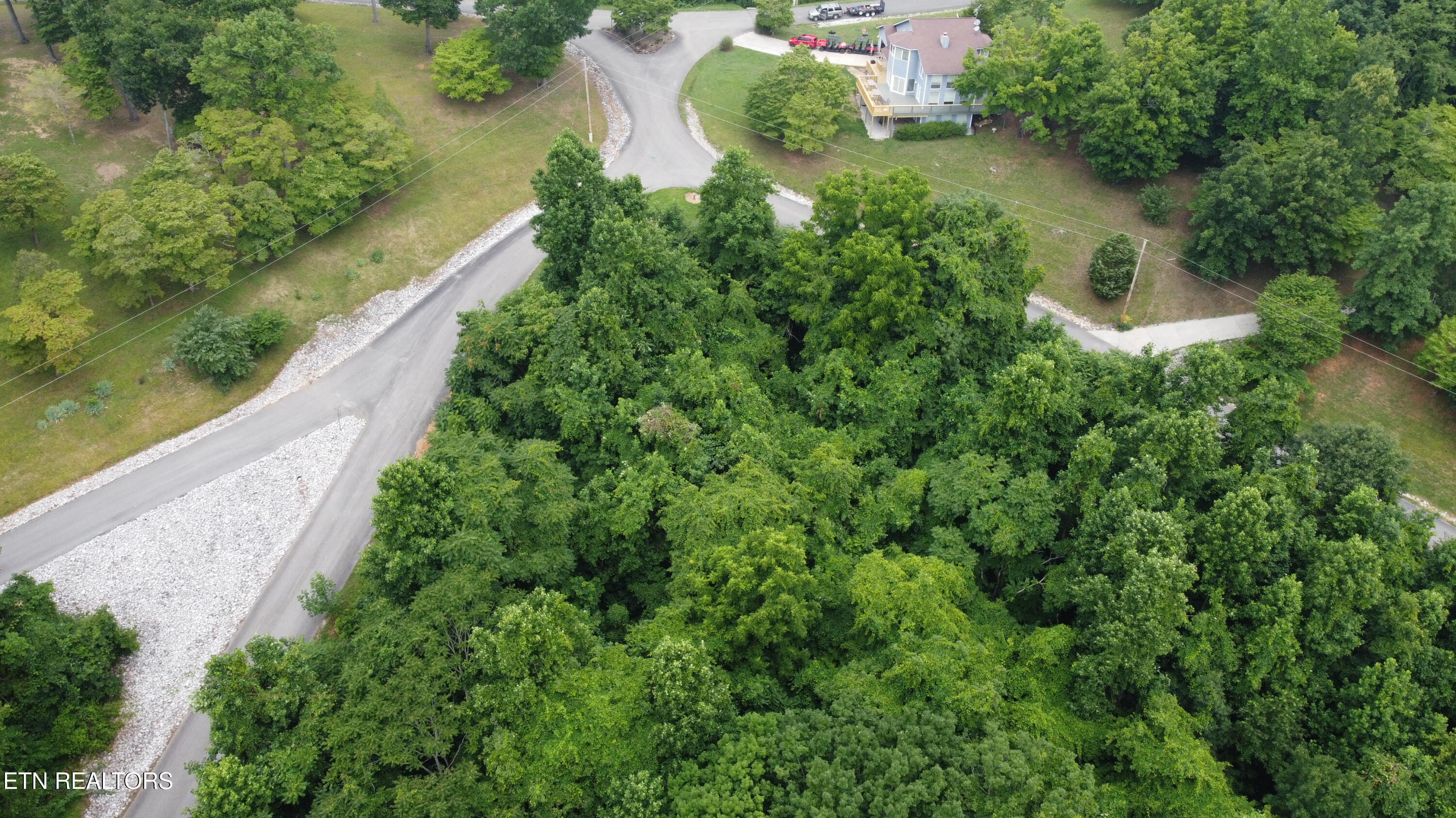 00 Shanghai Lake Lane Lafollette TN 37766