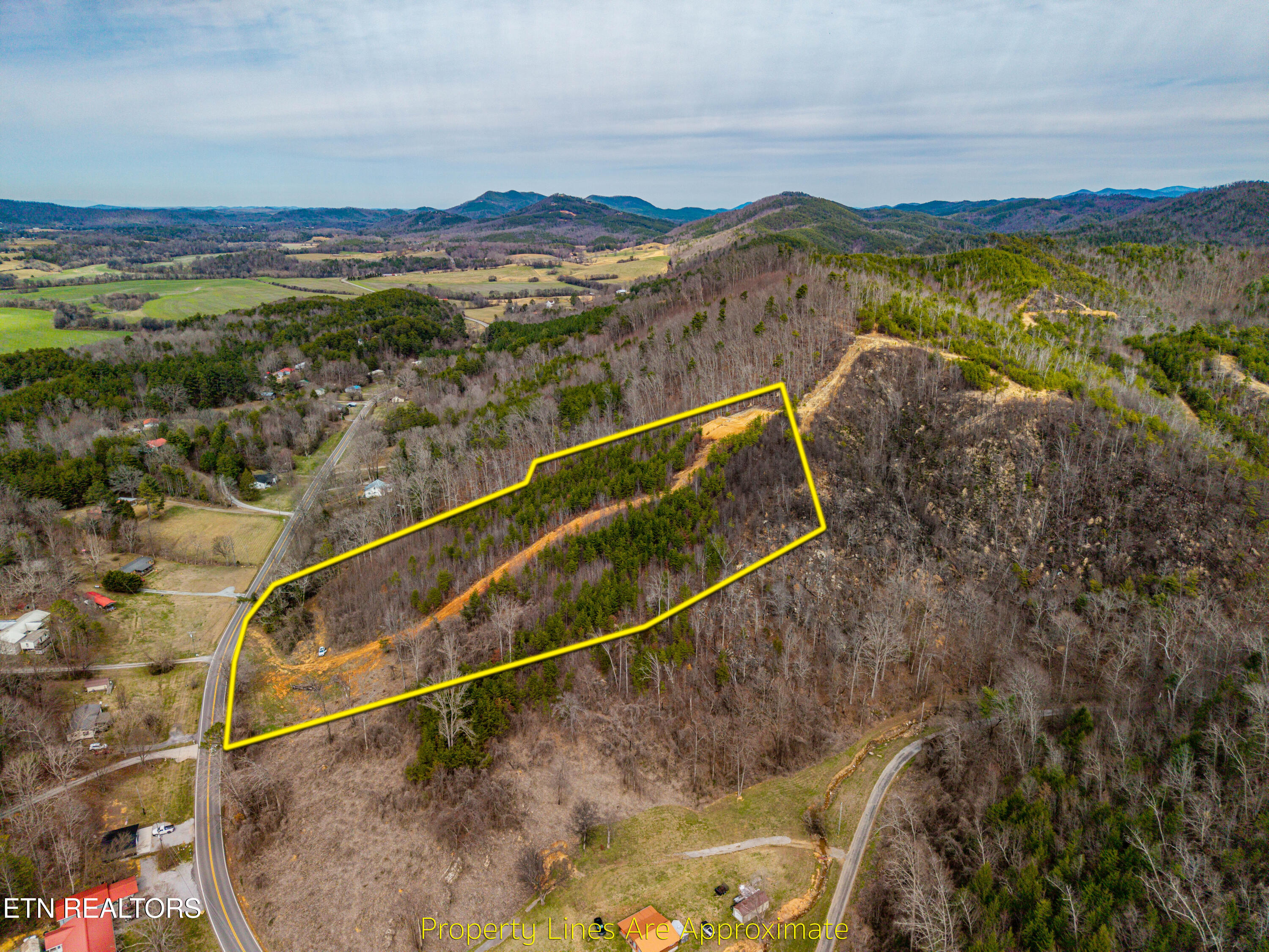 6915 Tn-360 Tellico Plains TN 37385
