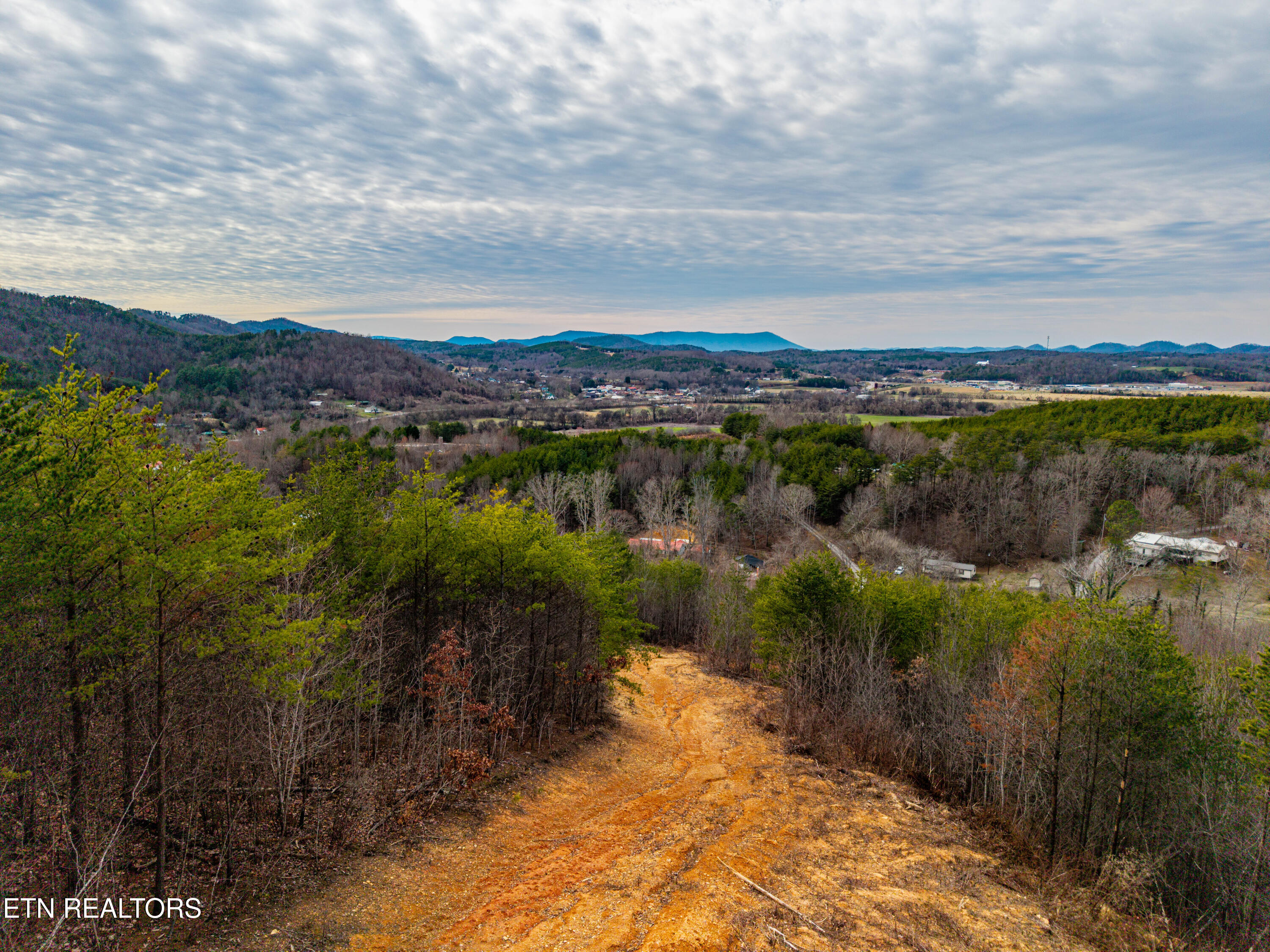 6915 Tn-360 Tellico Plains TN 37385
