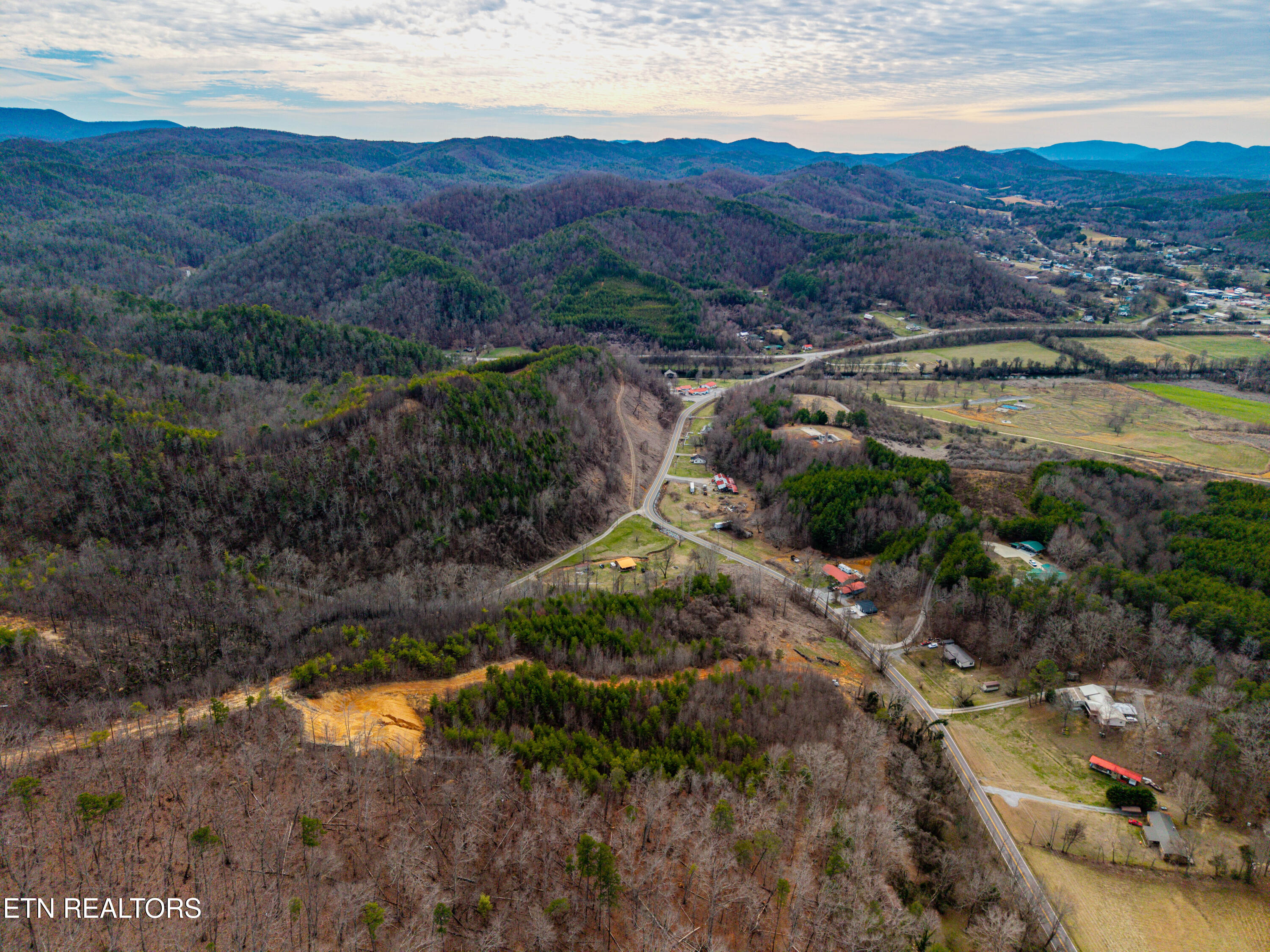 6915 Tn-360 Tellico Plains TN 37385