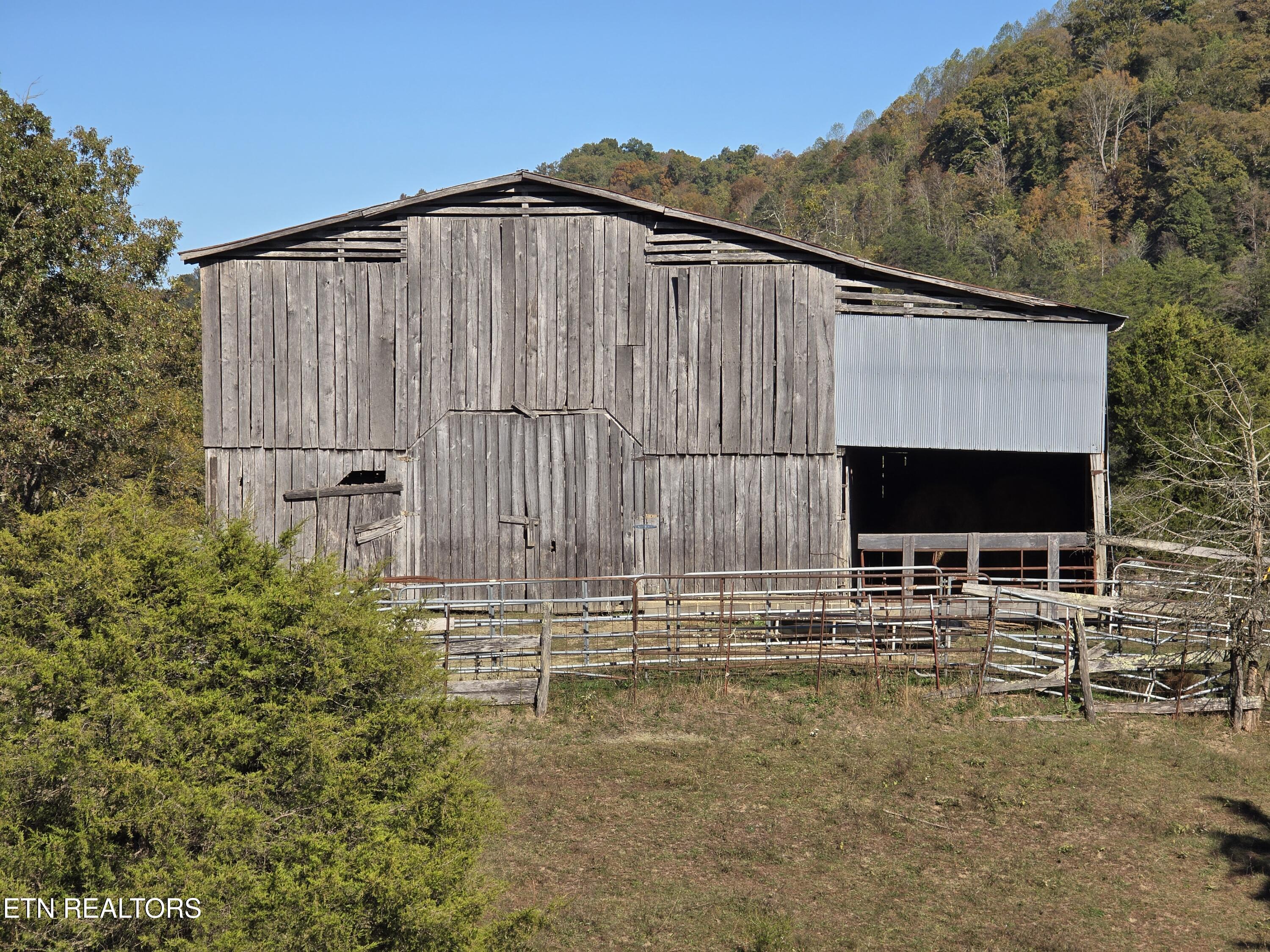 E Pumpkin Valley Road Eidson TN 37731