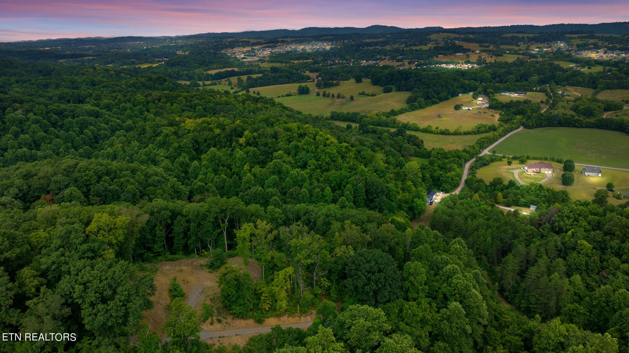 2345 Paradise Way Sevierville TN 37876