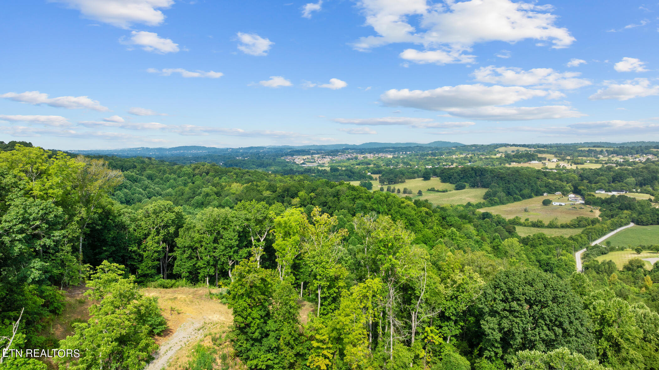 2345 Paradise Way Sevierville TN 37876