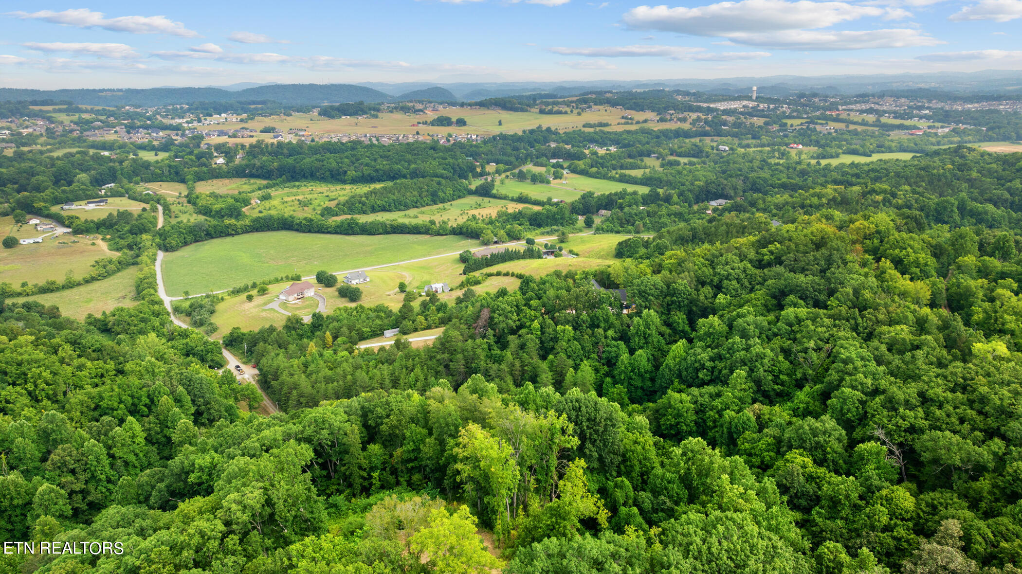 2345 Paradise Way Sevierville TN 37876