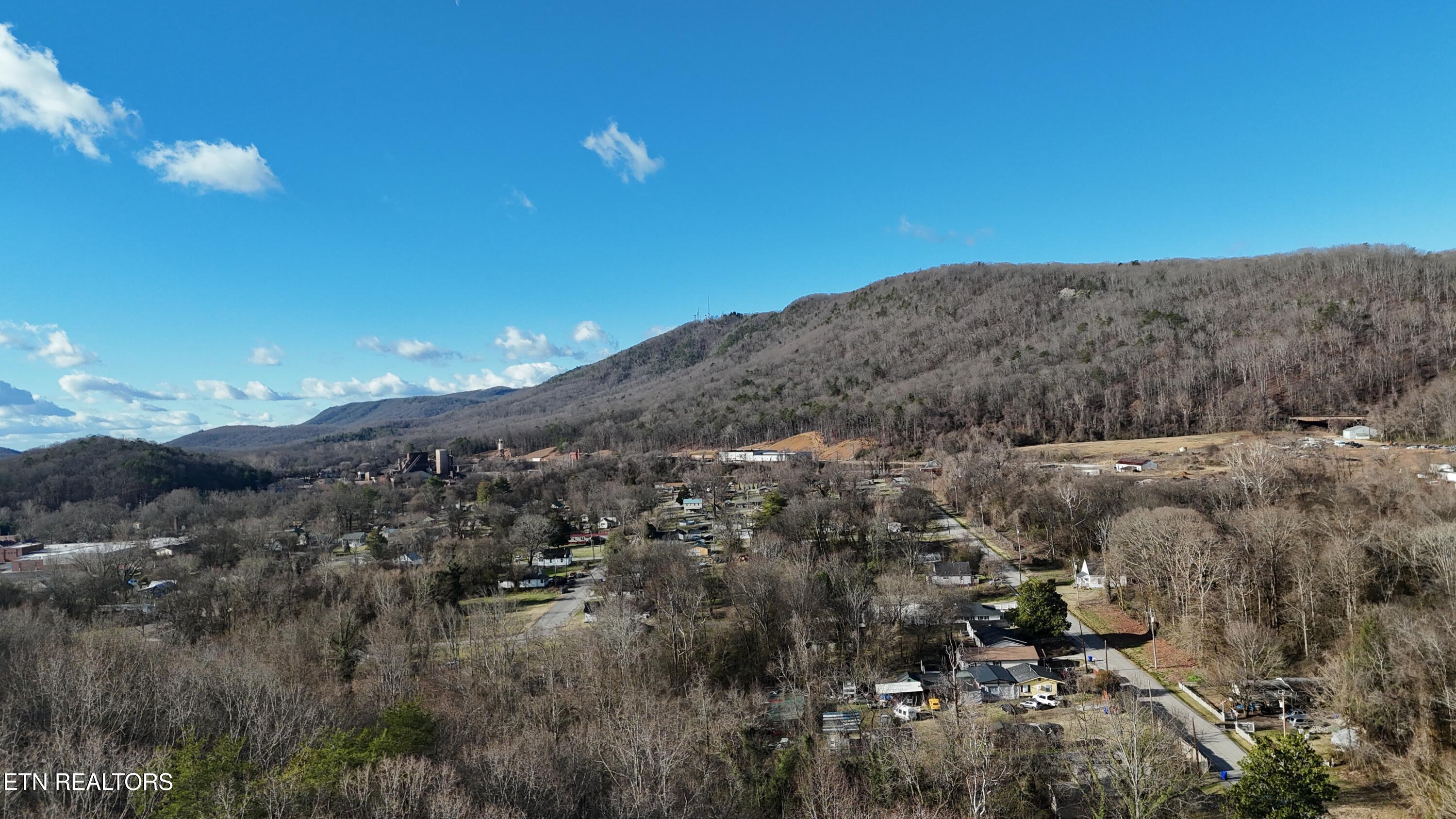 822 W Bates Street Rockwood TN 37854