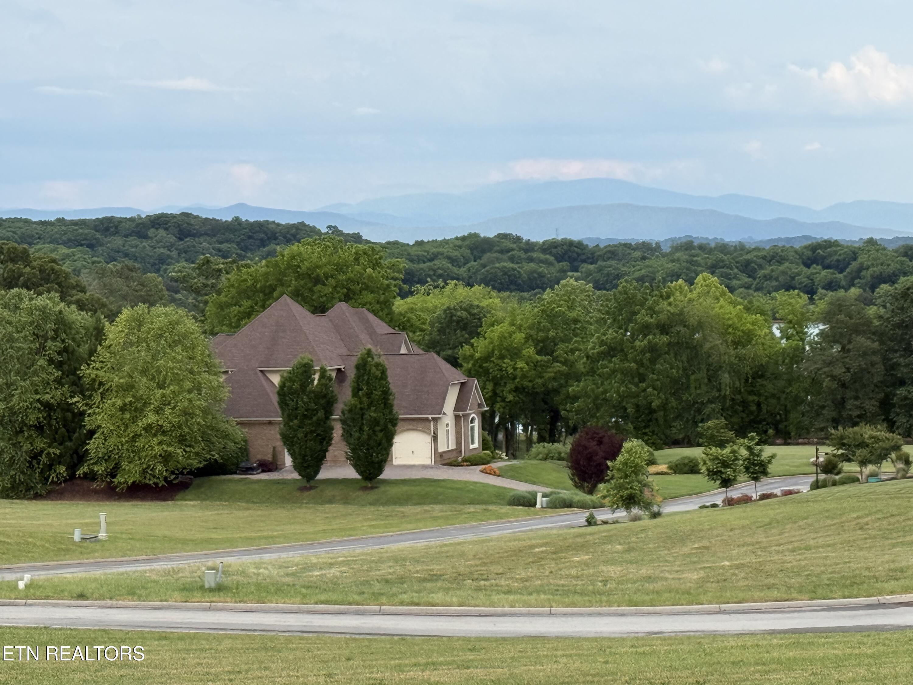 105 Red Hawk Drive Vonore TN 37885