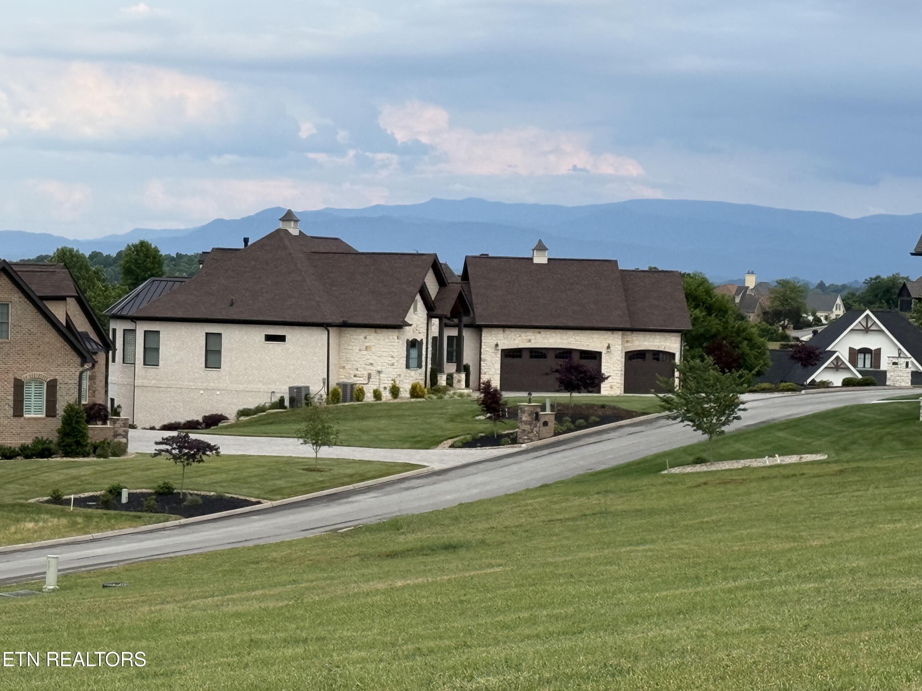 105 Red Hawk Drive Vonore TN 37885