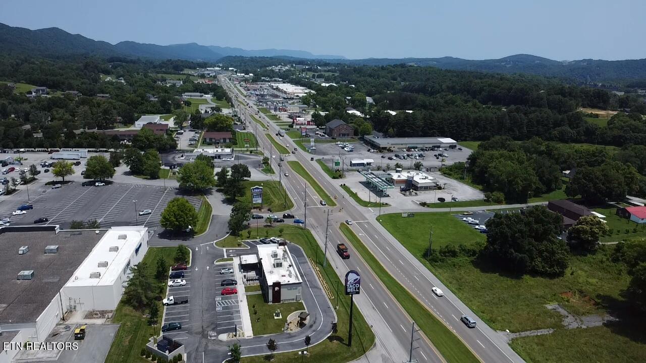 2527 Jacksboro Pike Jacksboro TN 37757
