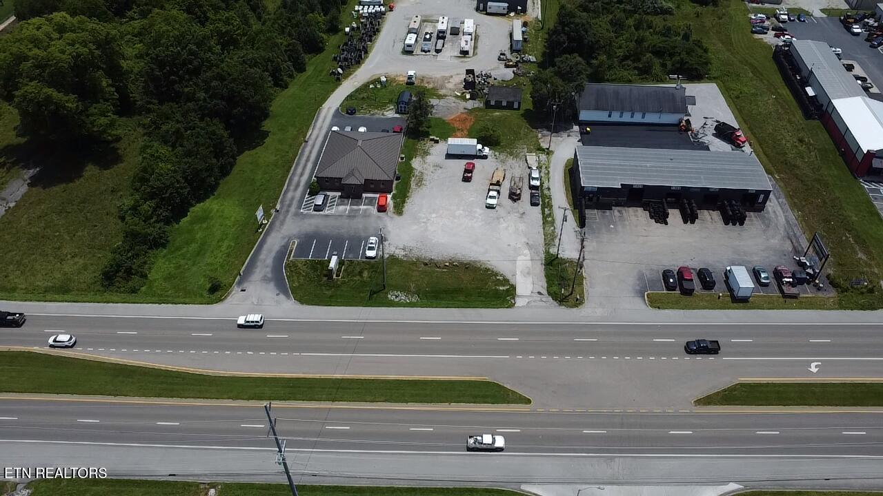 2527 Jacksboro Pike Jacksboro TN 37757