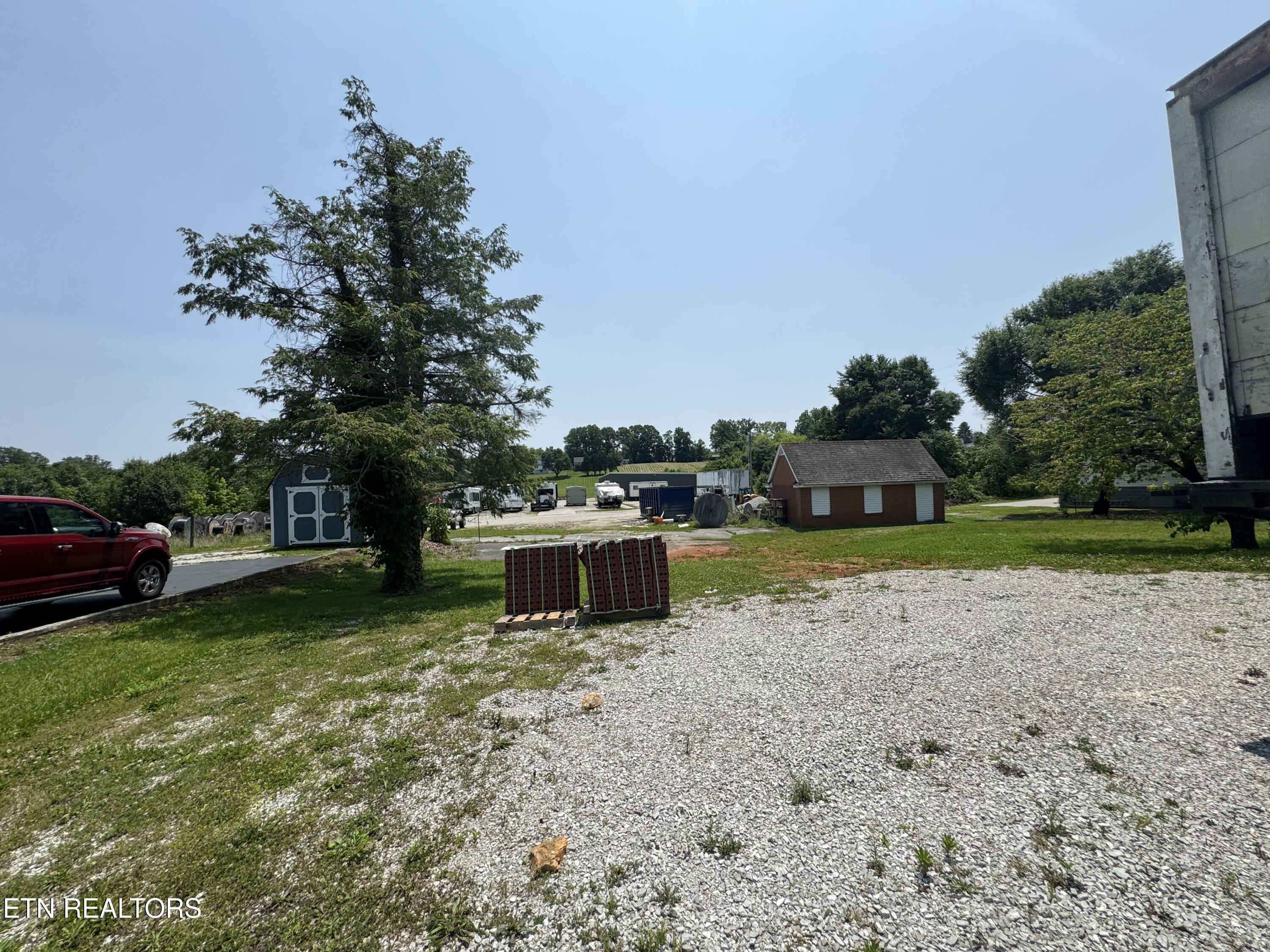 2527 Jacksboro Pike Jacksboro TN 37757