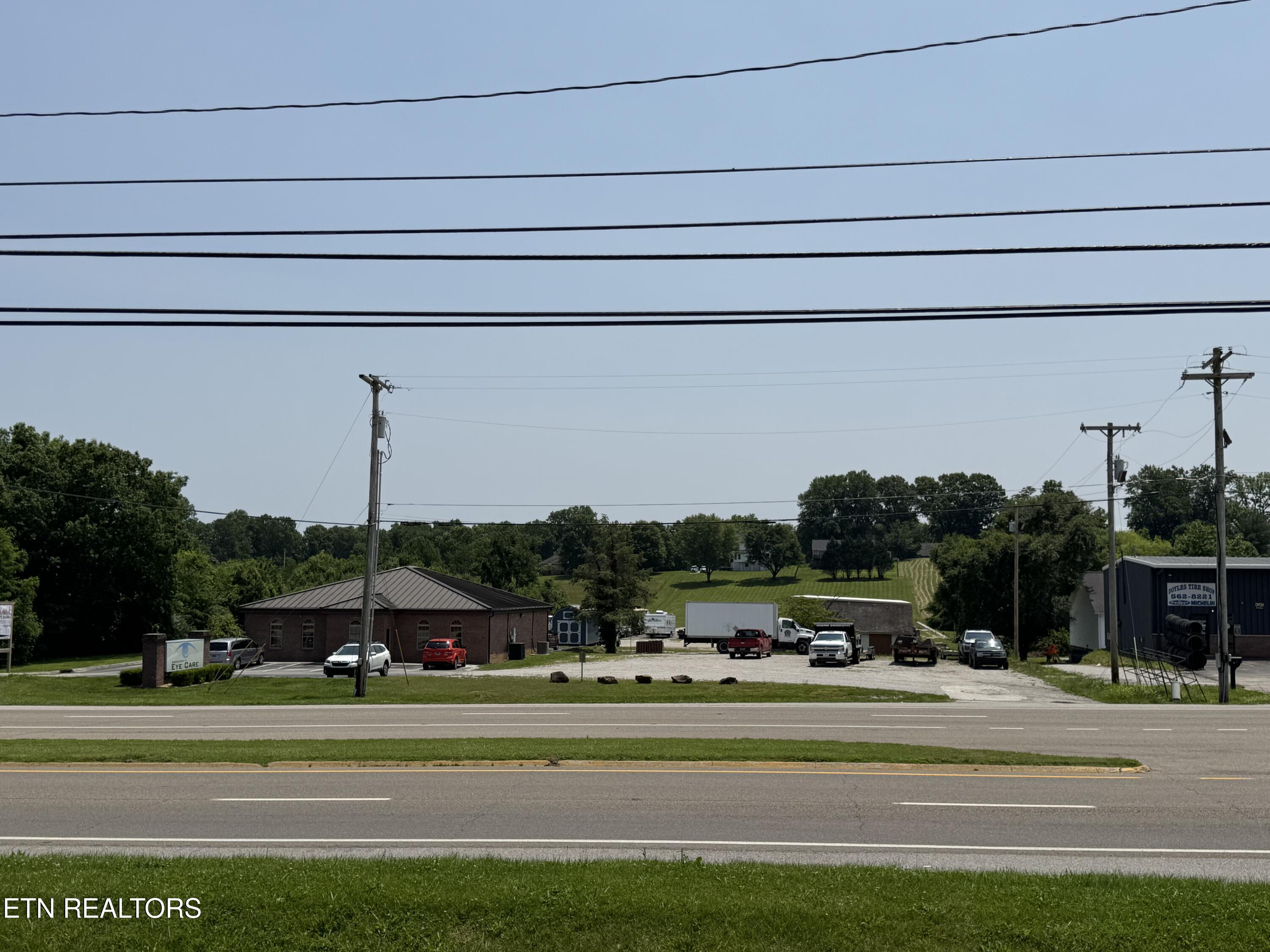 2527 Jacksboro Pike Jacksboro TN 37757