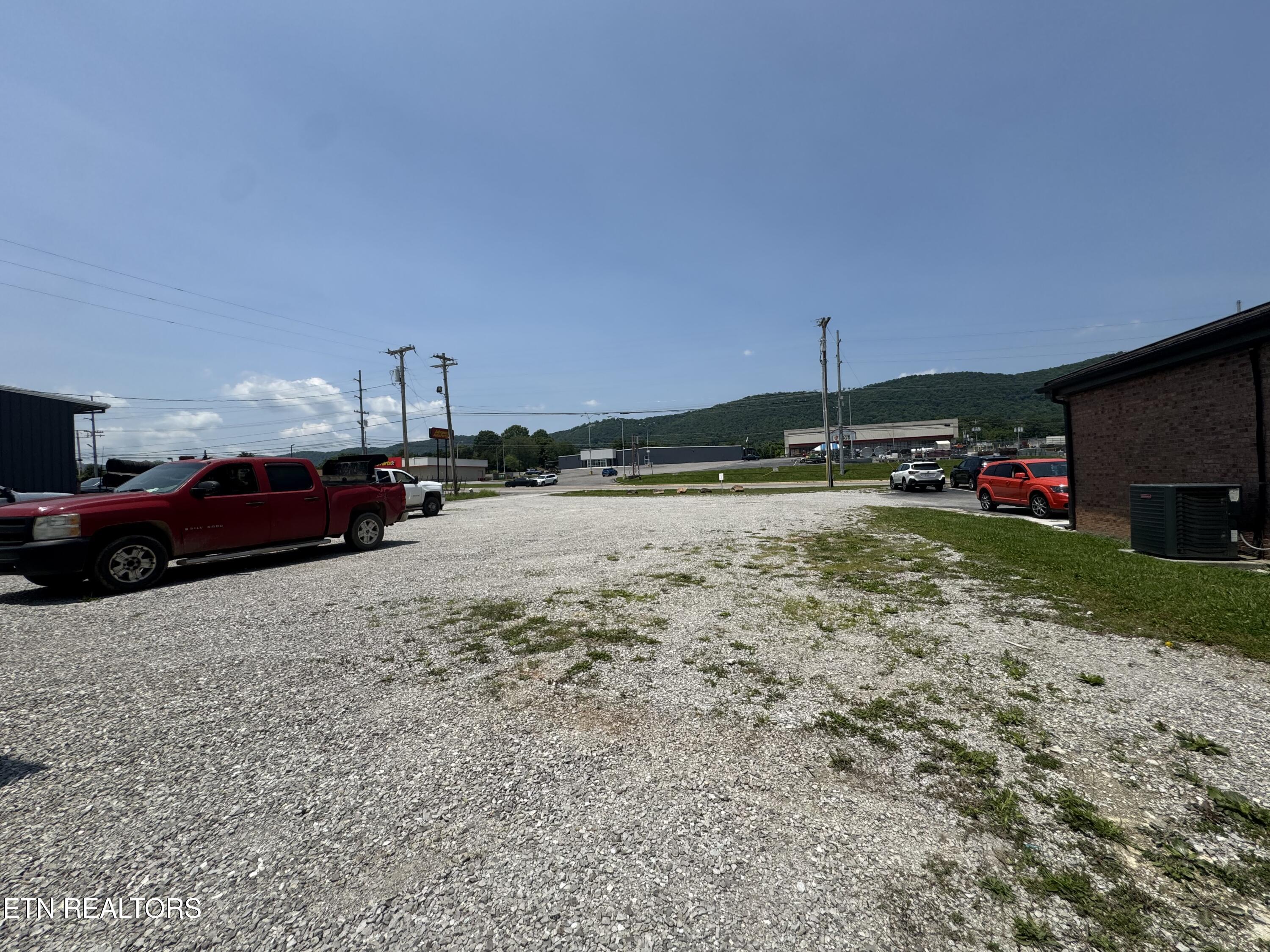 2527 Jacksboro Pike Jacksboro TN 37757