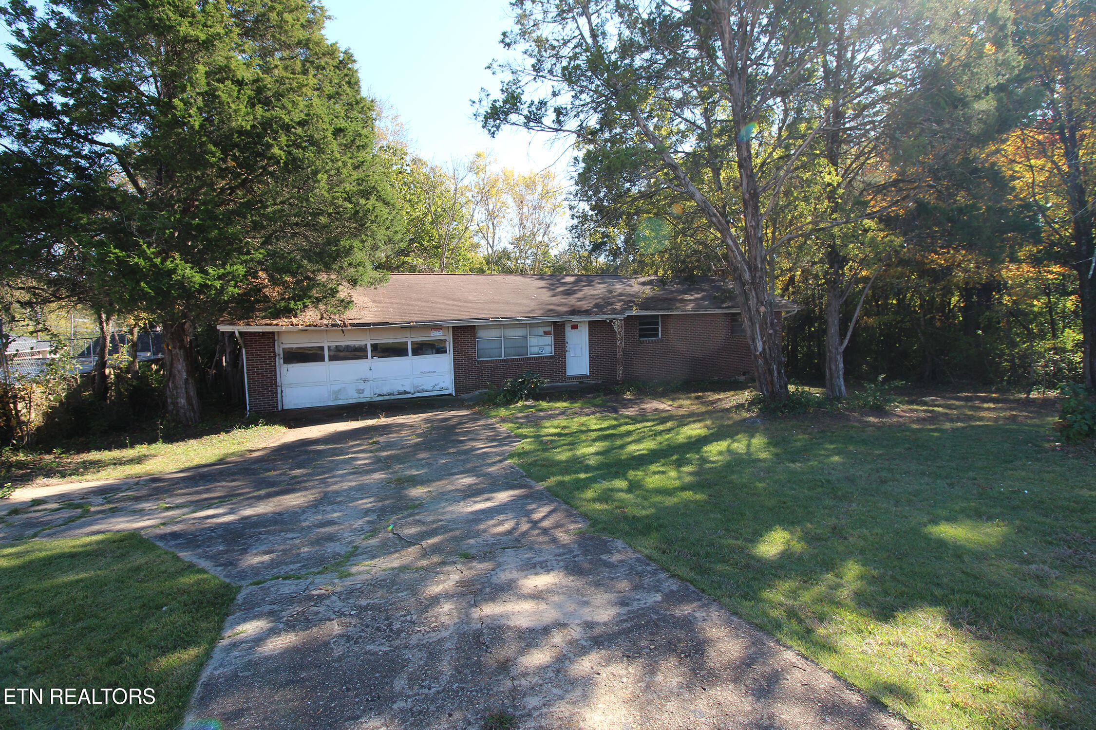 1702 Merchant Drive Knoxville TN 37912