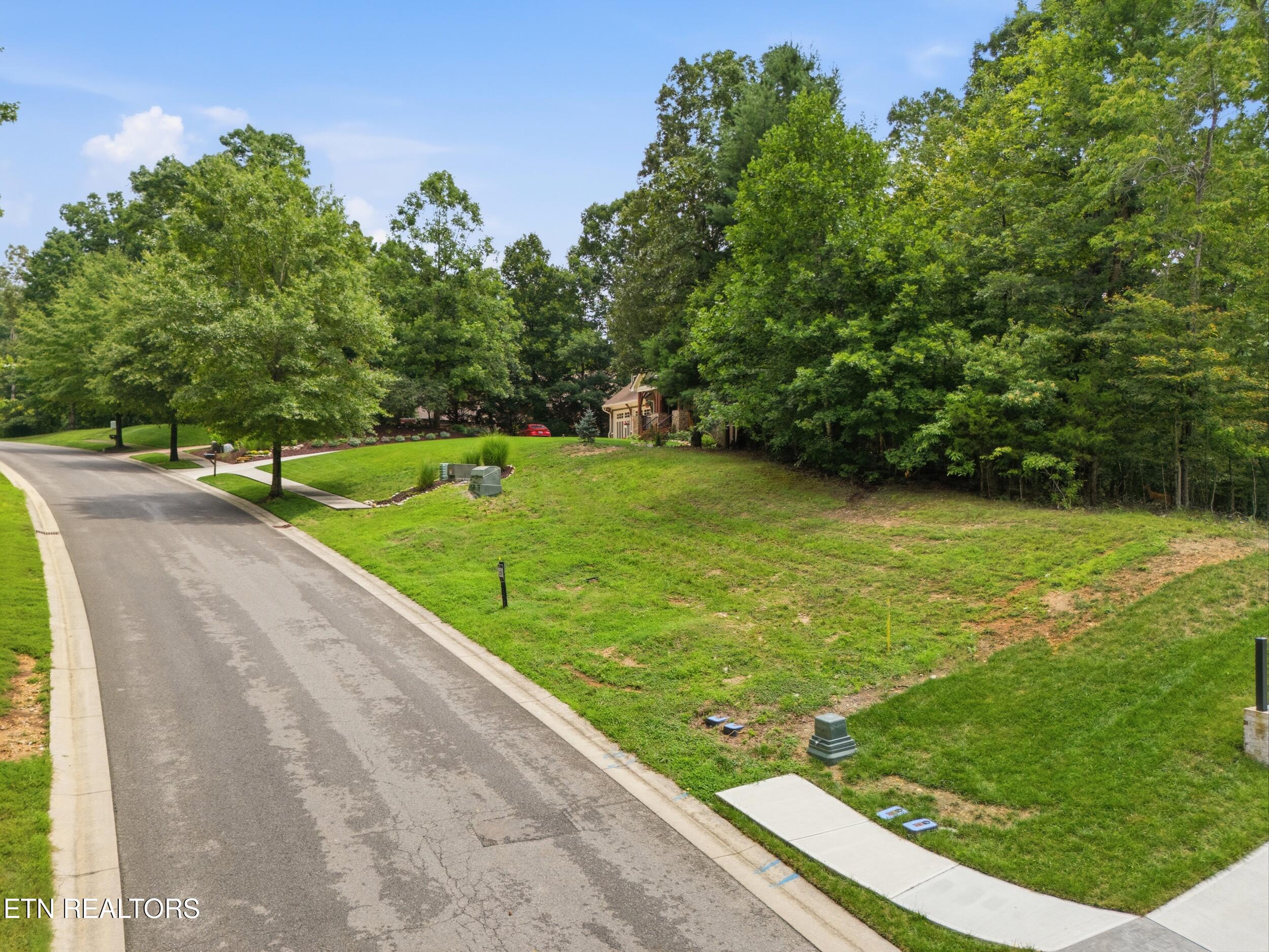 1004 Old Dogwood Trail Loudon TN 37774