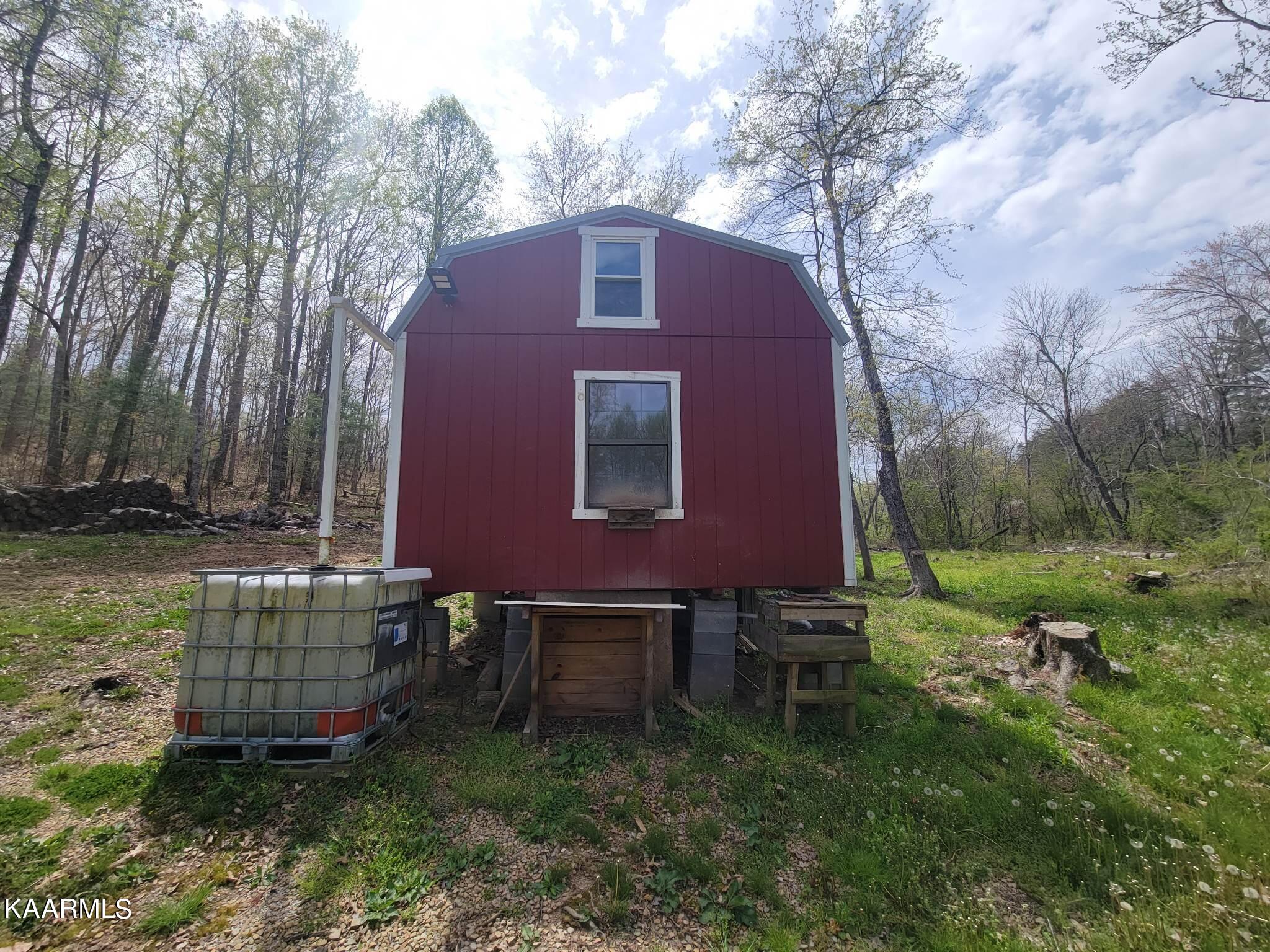 1386 Old Deerlodge Pike Deer Lodge TN 37726
