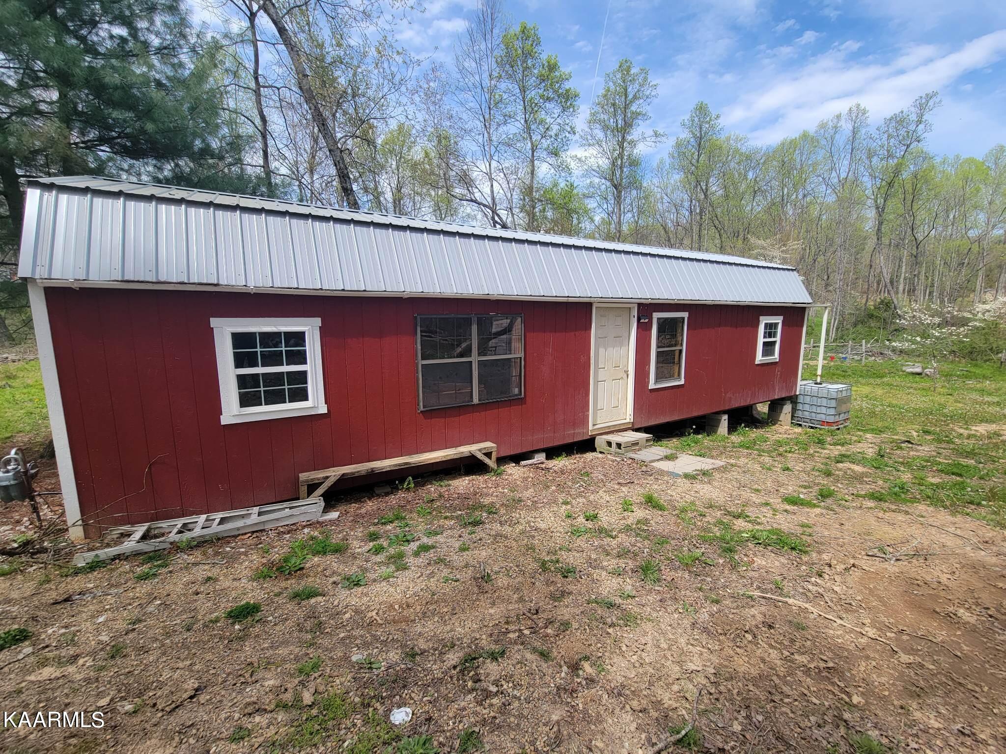 1386 Old Deerlodge Pike Deer Lodge TN 37726
