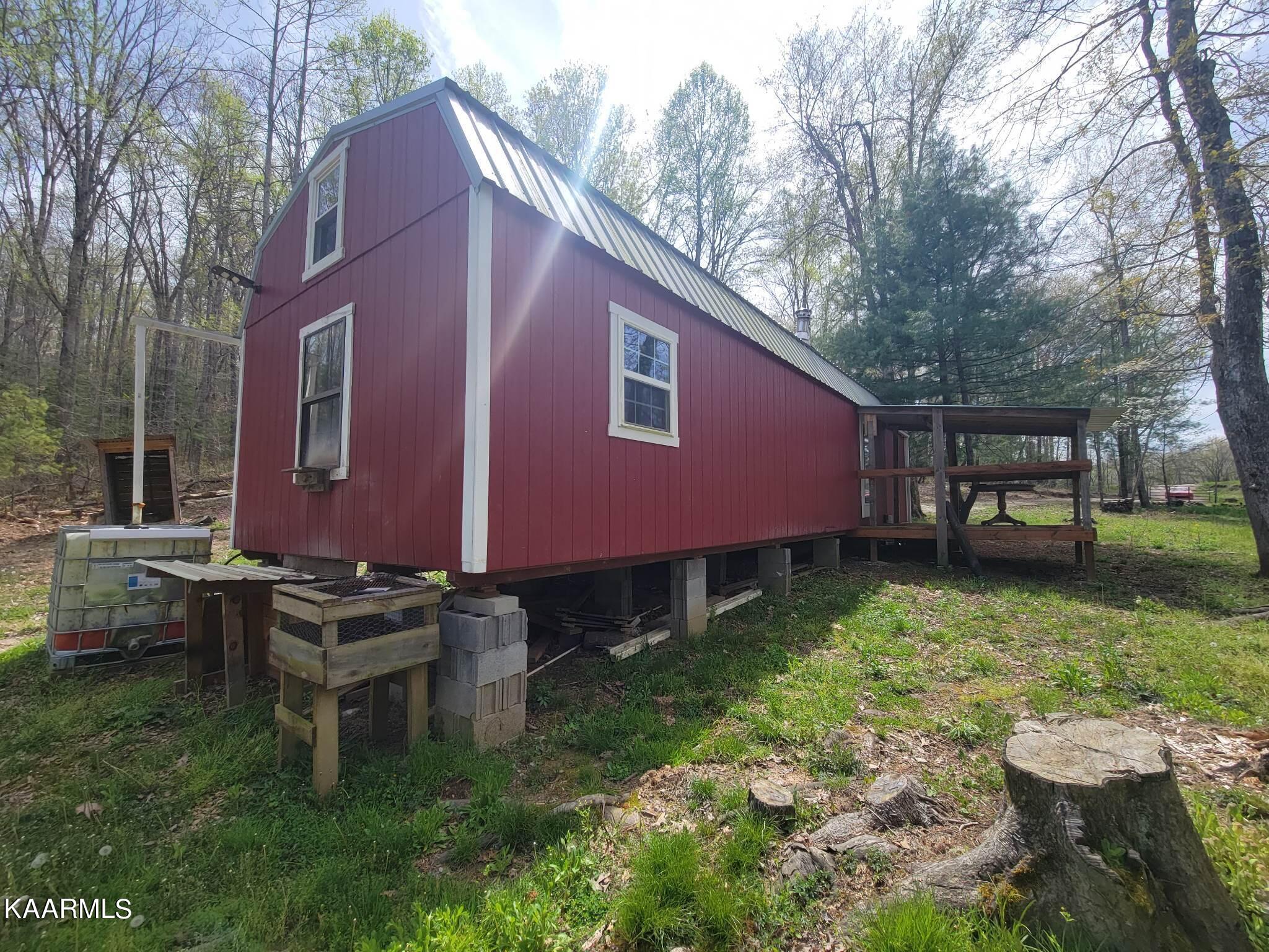 1386 Old Deerlodge Pike Deer Lodge TN 37726