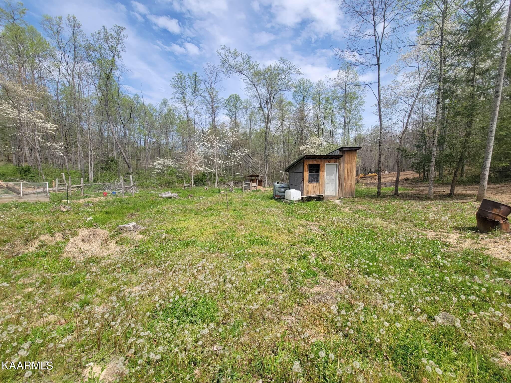 1386 Old Deerlodge Pike Deer Lodge TN 37726
