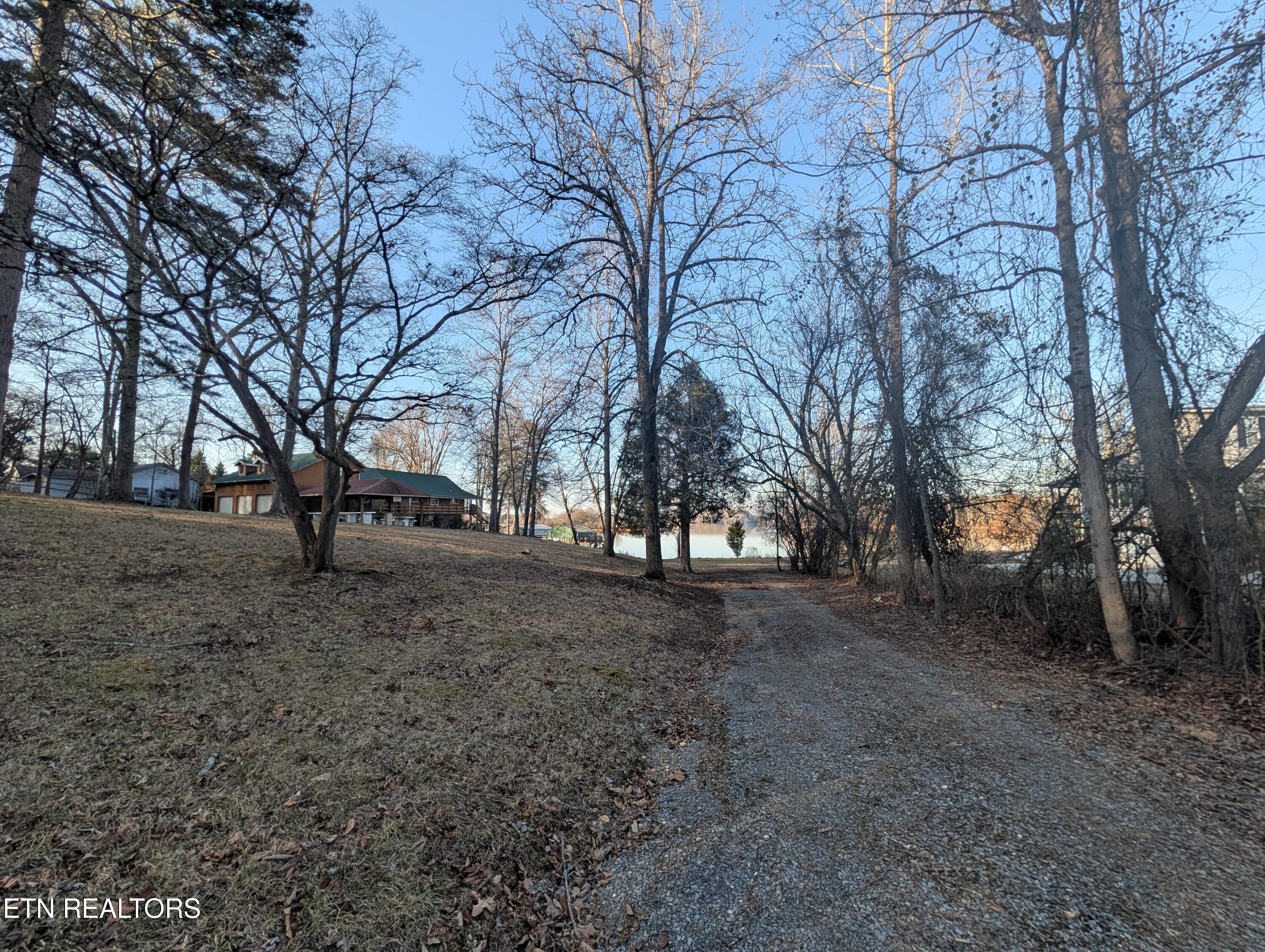 Lakewood Village Road Spring City TN 37381