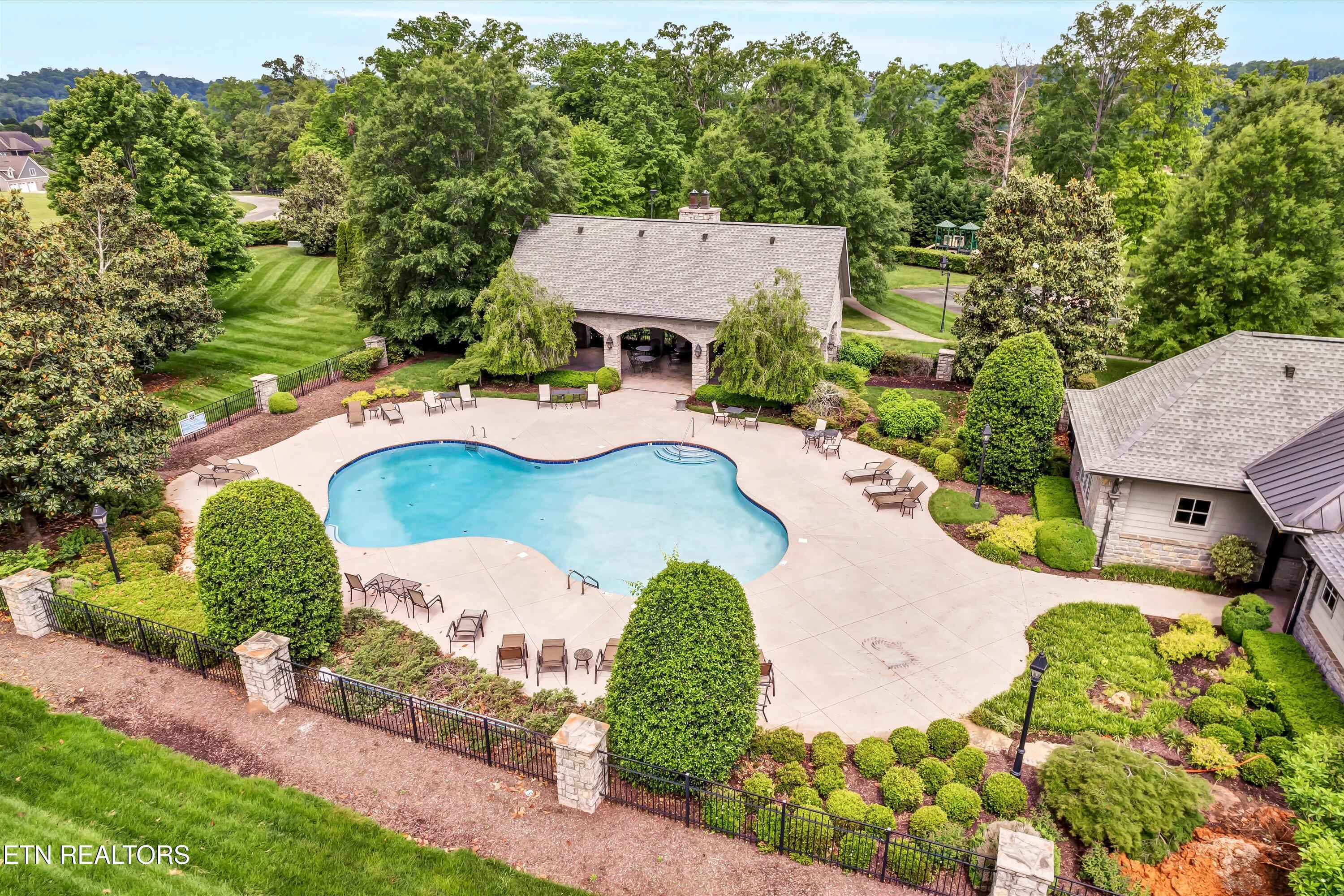 3337 Preserve Pointe Louisville TN 37777