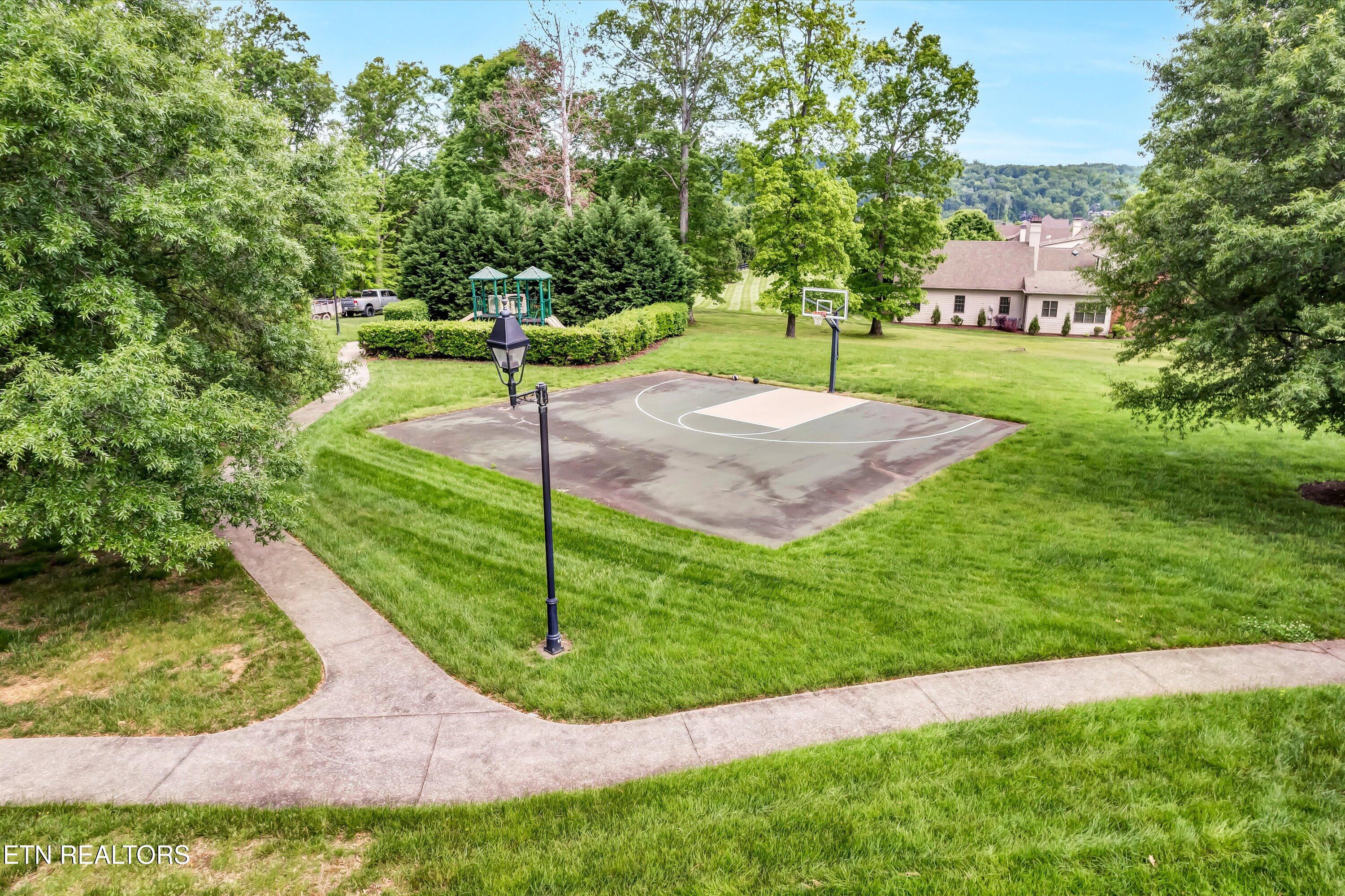 3337 Preserve Pointe Louisville TN 37777
