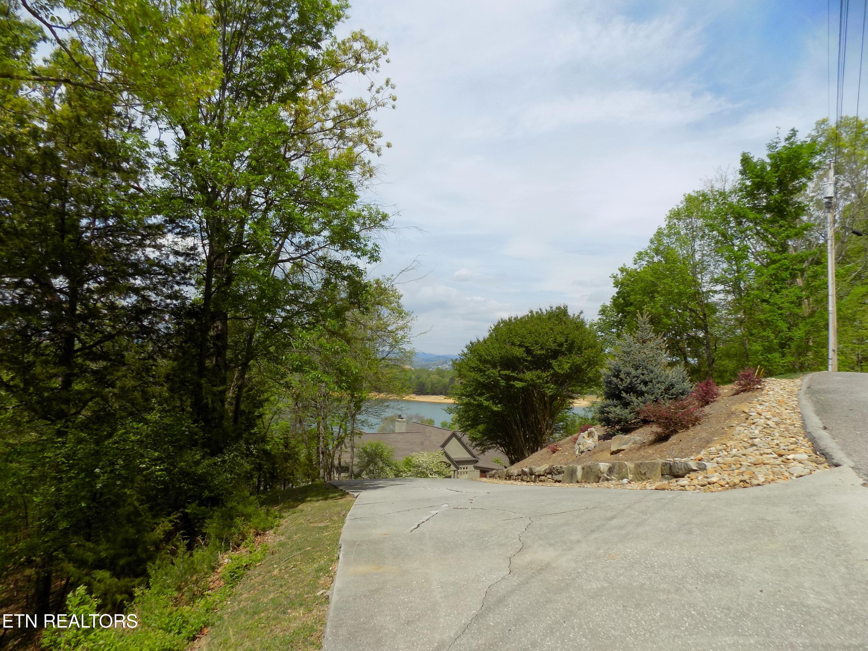 3753 Lake Point Drive Morristown TN 37814