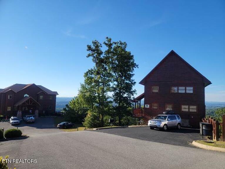 Breezey Ridge Drive Sevierville TN 37876