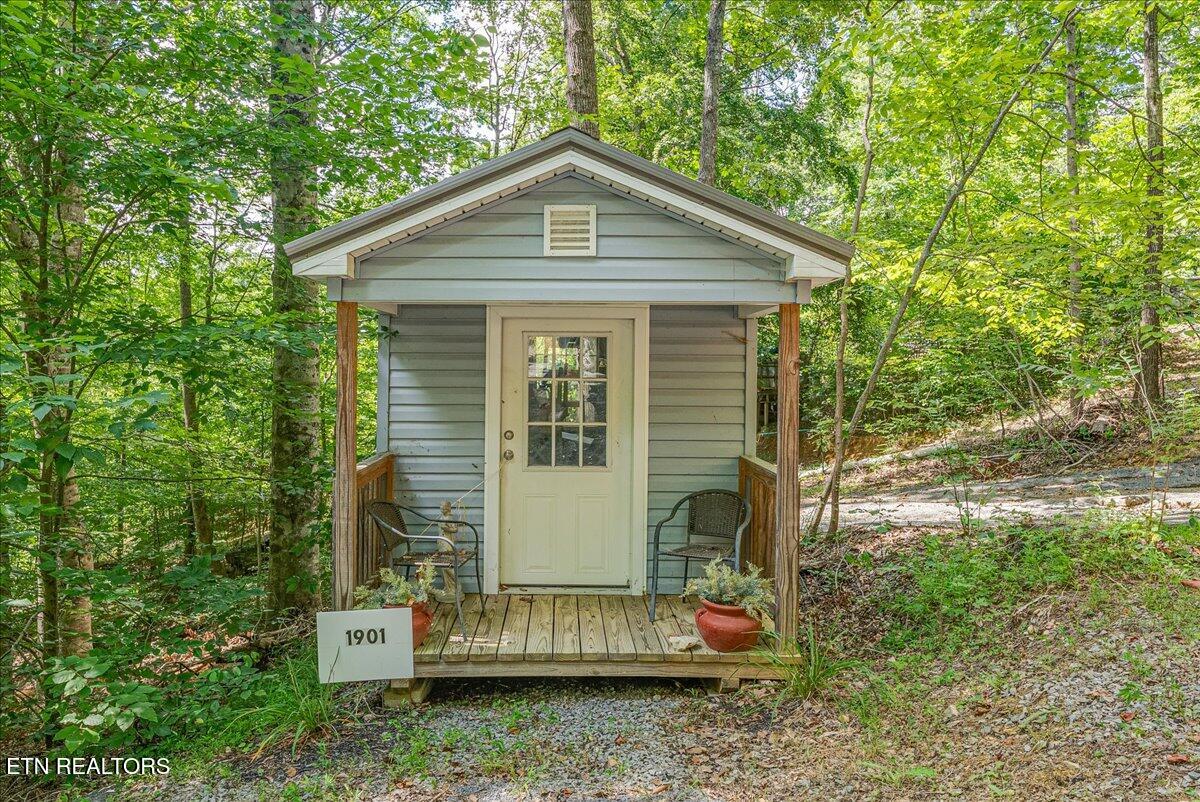 1901 Bootbluff Trail Dandridge TN 37725