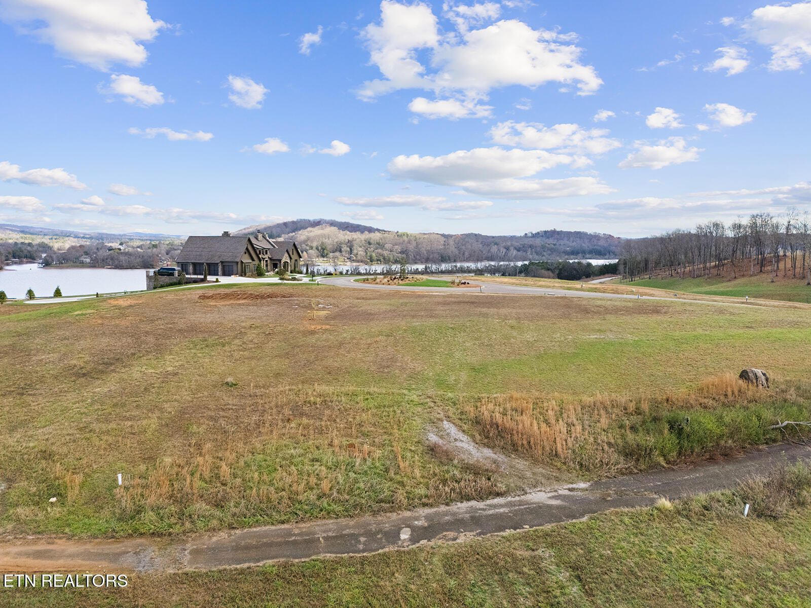 135 Magnolia Hill Loudon TN 37774