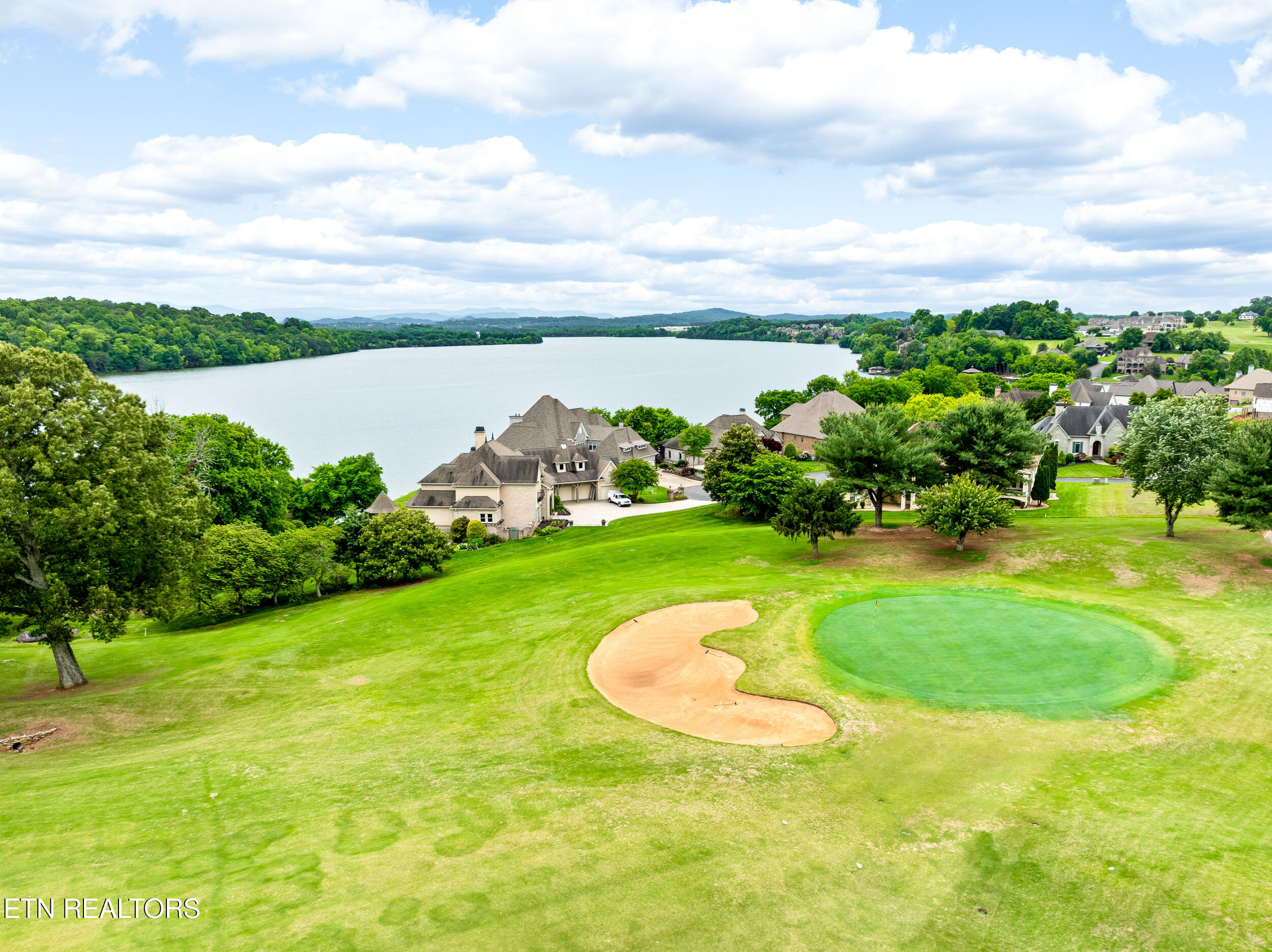 201 White Swan Drive Vonore TN 37885