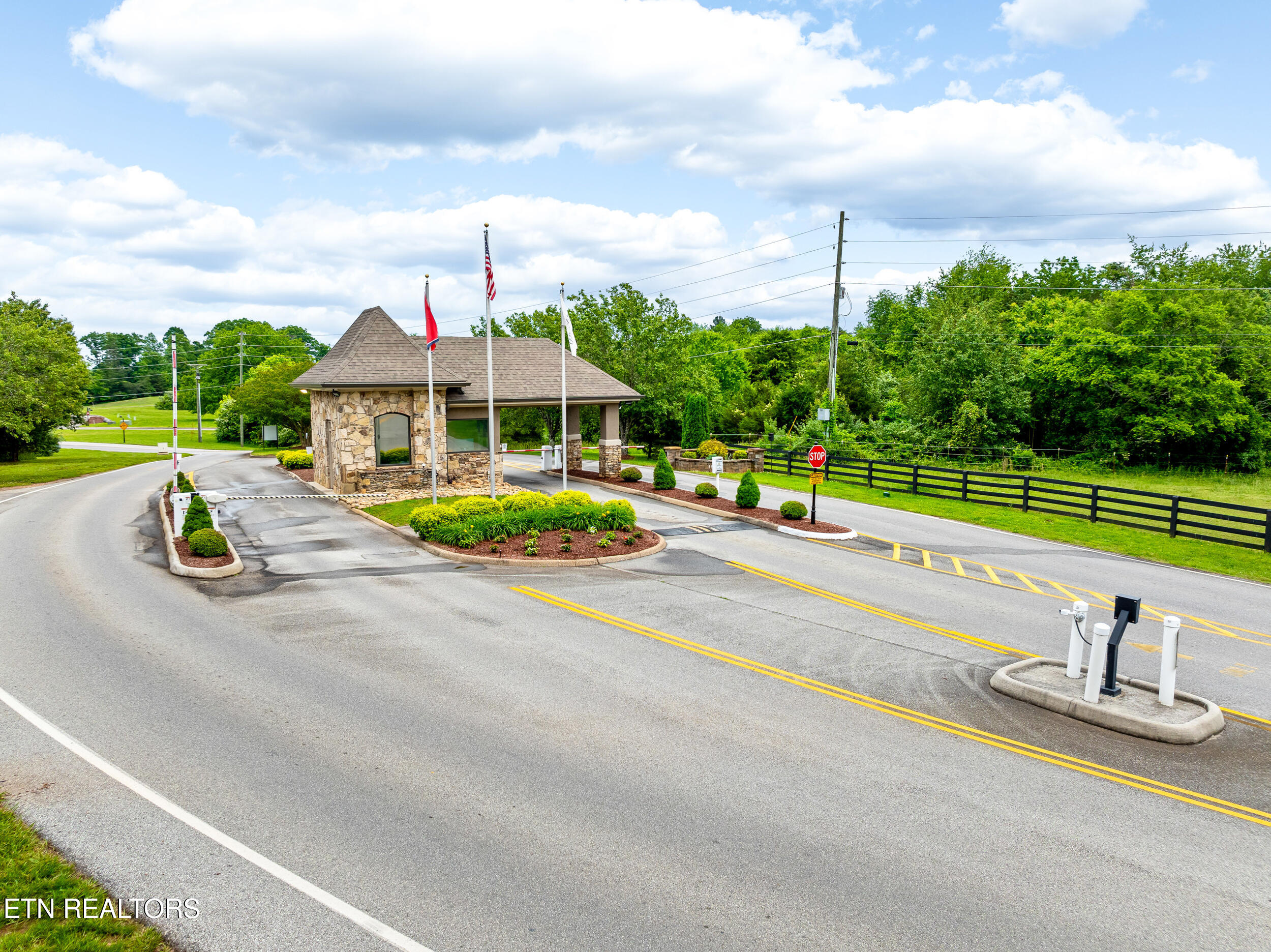 201 White Swan Drive Vonore TN 37885