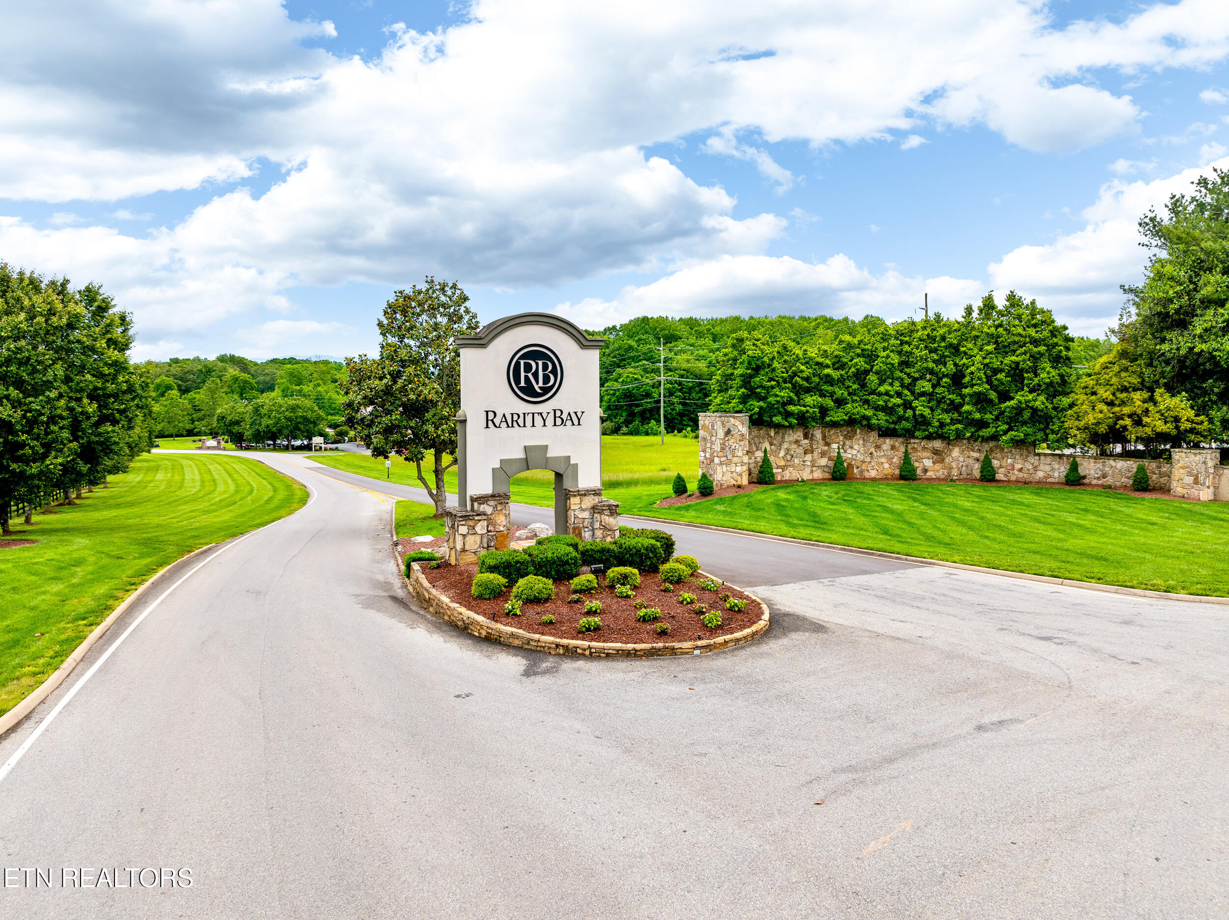 201 White Swan Drive Vonore TN 37885