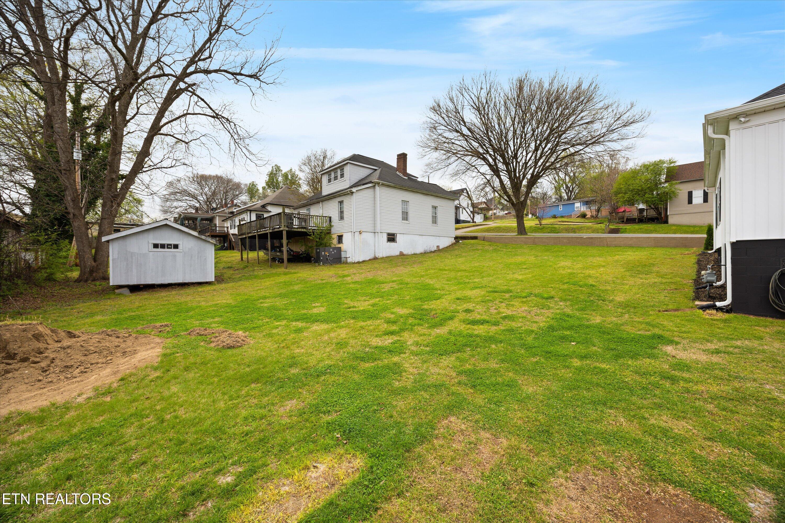 208 E 1st Avenue Lenoir City TN 37771