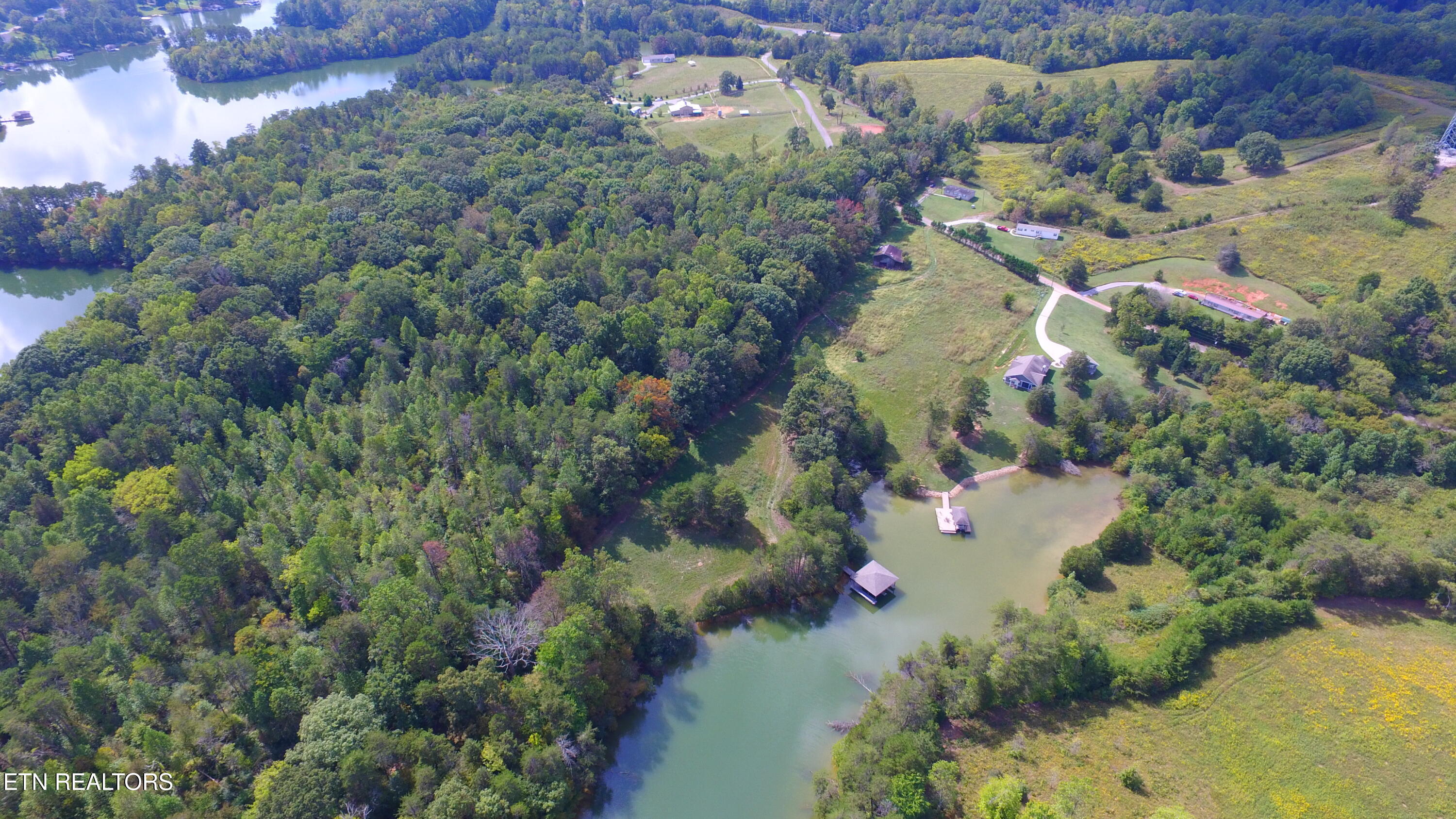 2050 E Bat Creek Road Vonore TN 37885