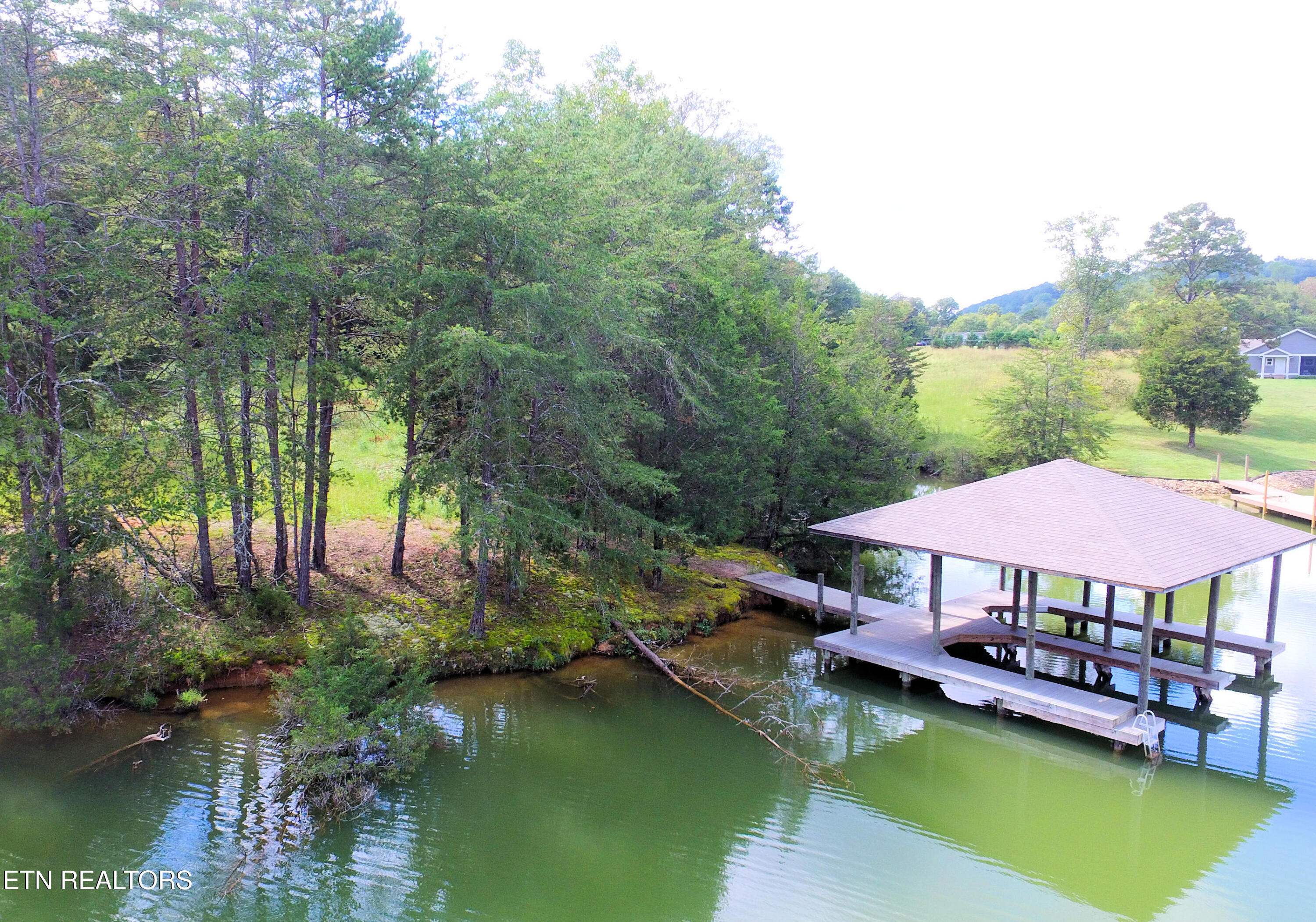 2050 E Bat Creek Road Vonore TN 37885