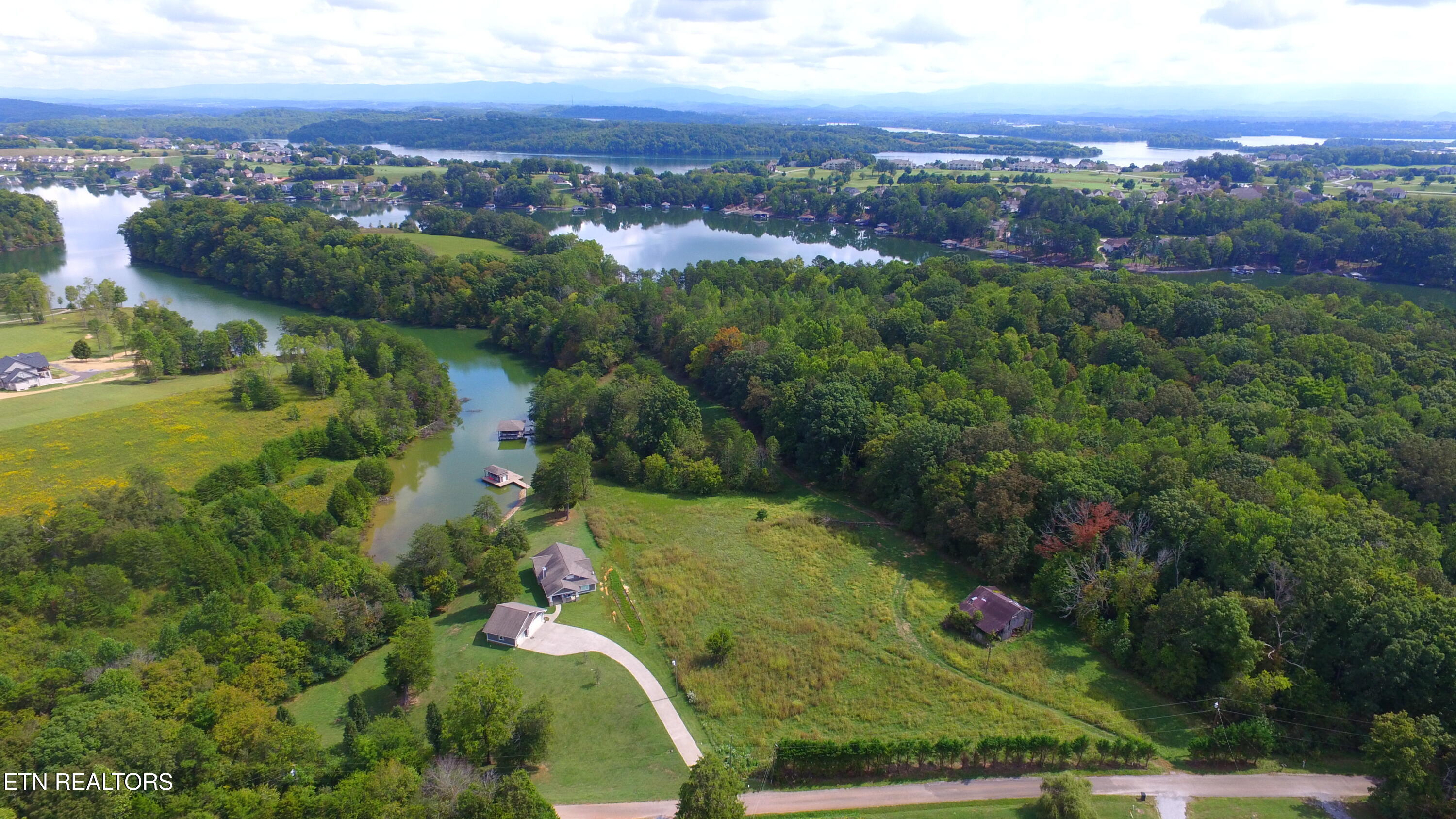 2050 E Bat Creek Road Vonore TN 37885